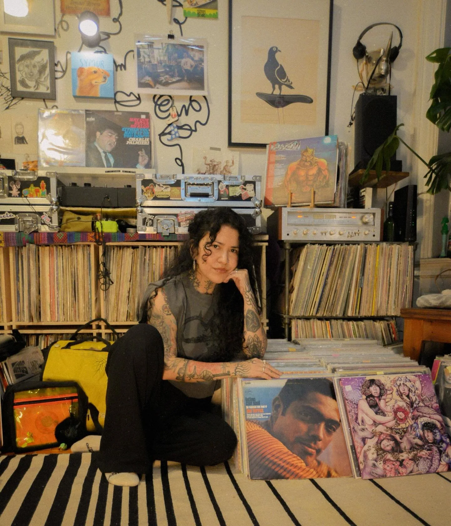 In my happy place 🫠
Pretending I'm getting ready for the upcoming gigs 💕

This Friday I'm going to State College, PA to share some music at the University and then at @mannysstatecollege 🎓 with @gorintoproductions &bull; next Wednesday 15th HIGHER