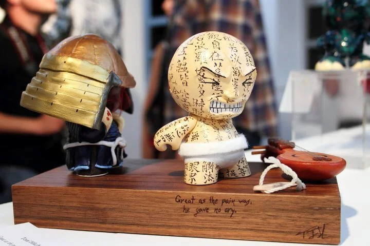 Vinyl toy customization depicting the tale of Ho-Ichi, the moment at which his ears are torn off by a spirit looking for him