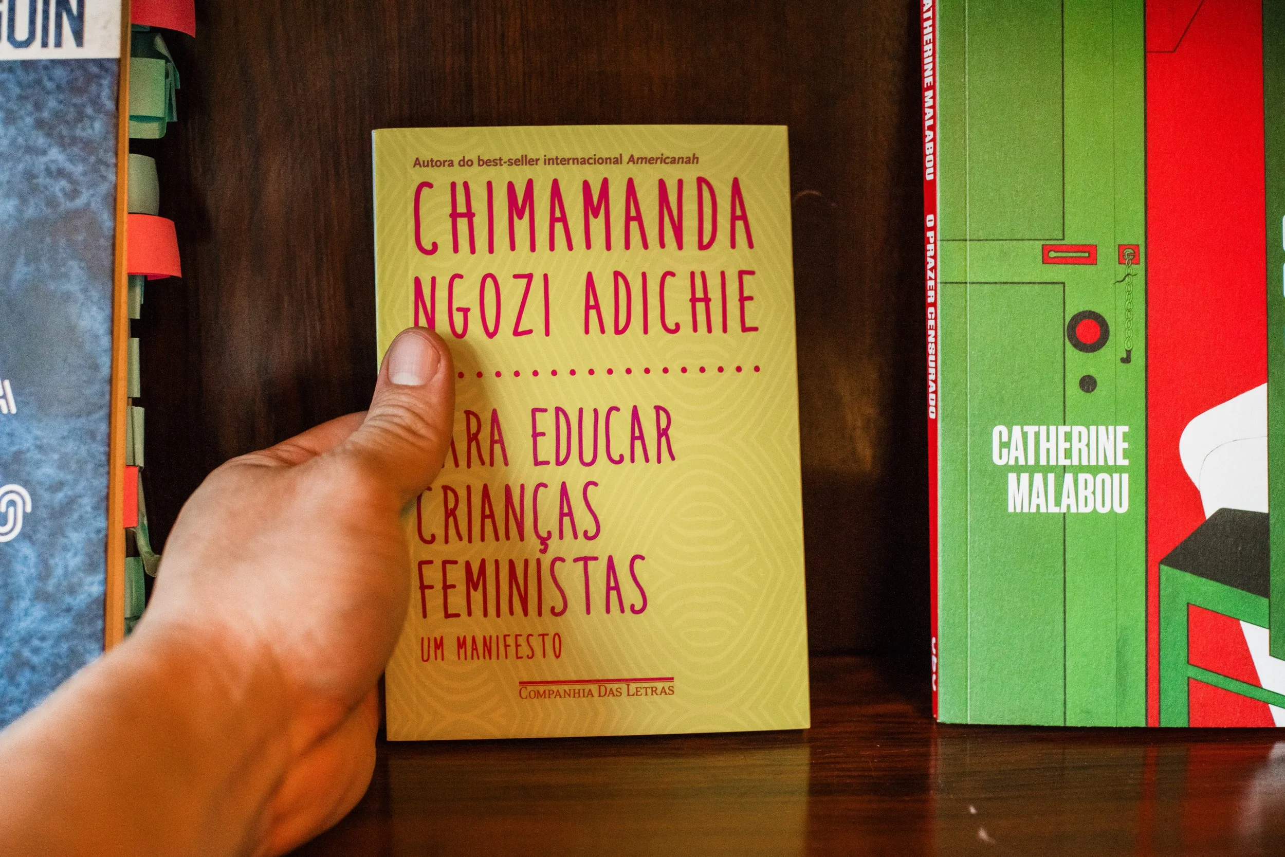 Biblioteca das Cunhãs da Casa Cuia, acervo de mulheres e pessoas LGBTQIAPN+ para leitura e pesquisa em Perdizes.