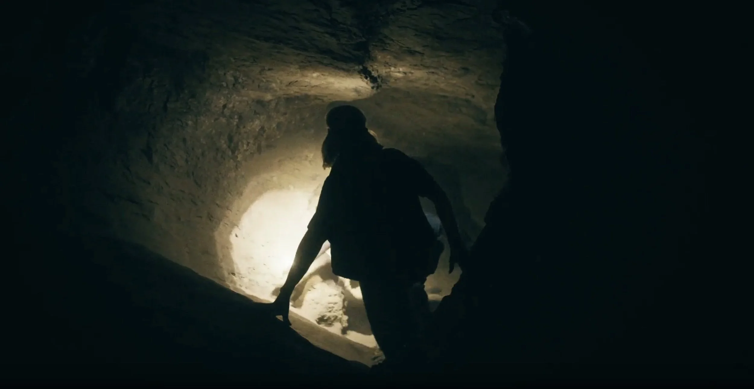 daniel-hollis-diamond-cinematographer-cinematography-director-of-photography-trafficked-mariana-van-zeller-nationa-geographic-6.jpg