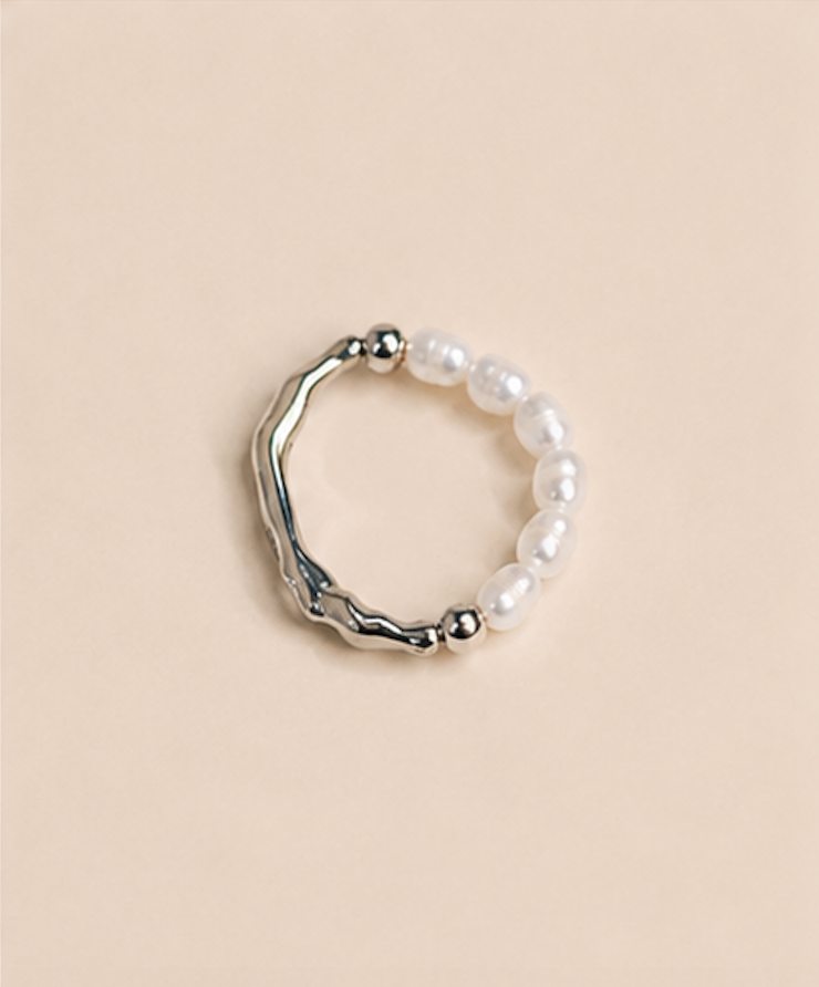 silver ring with pearls6.png