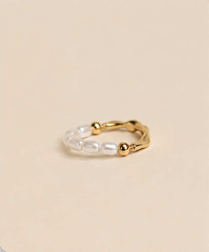 gold ring with pearls4.png