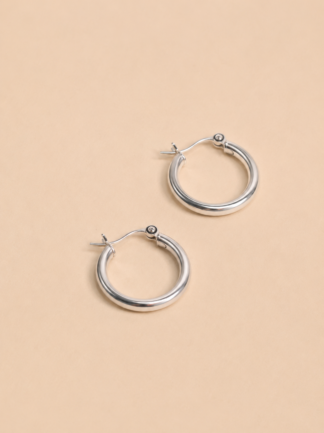 Large silver hoop2.png