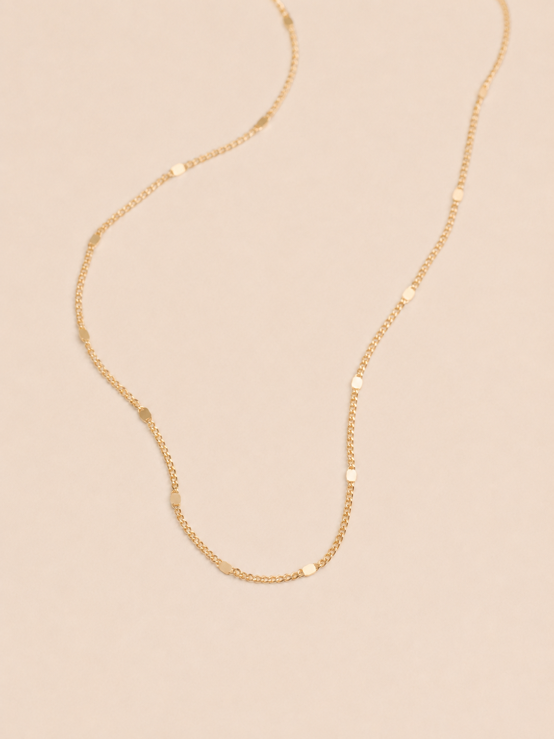 gold necklace 2.png