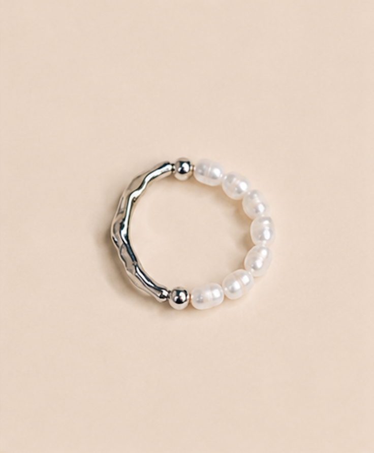 silver ring with pearls3.png