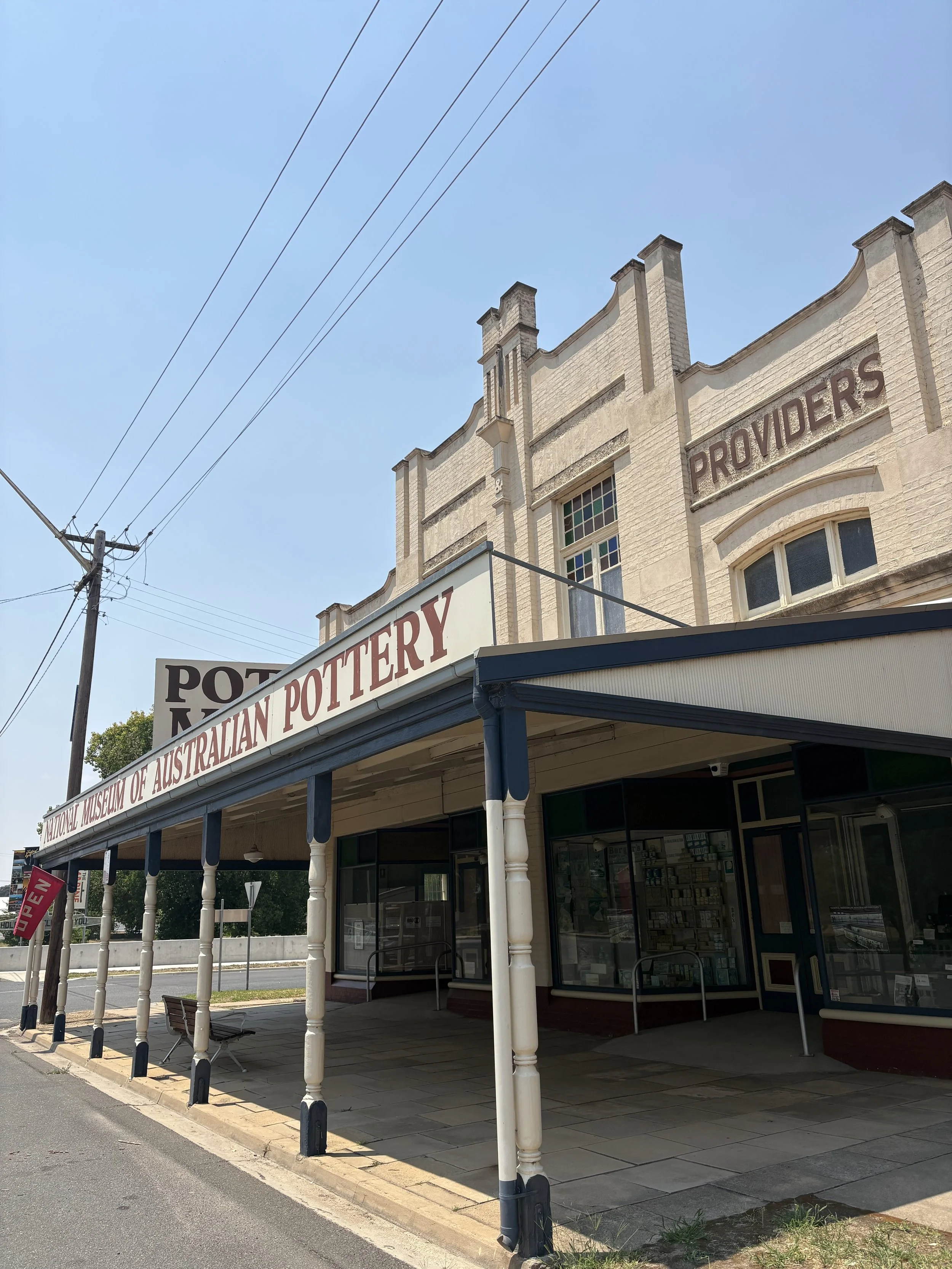 Where is the National Museum of Australian Pottery?