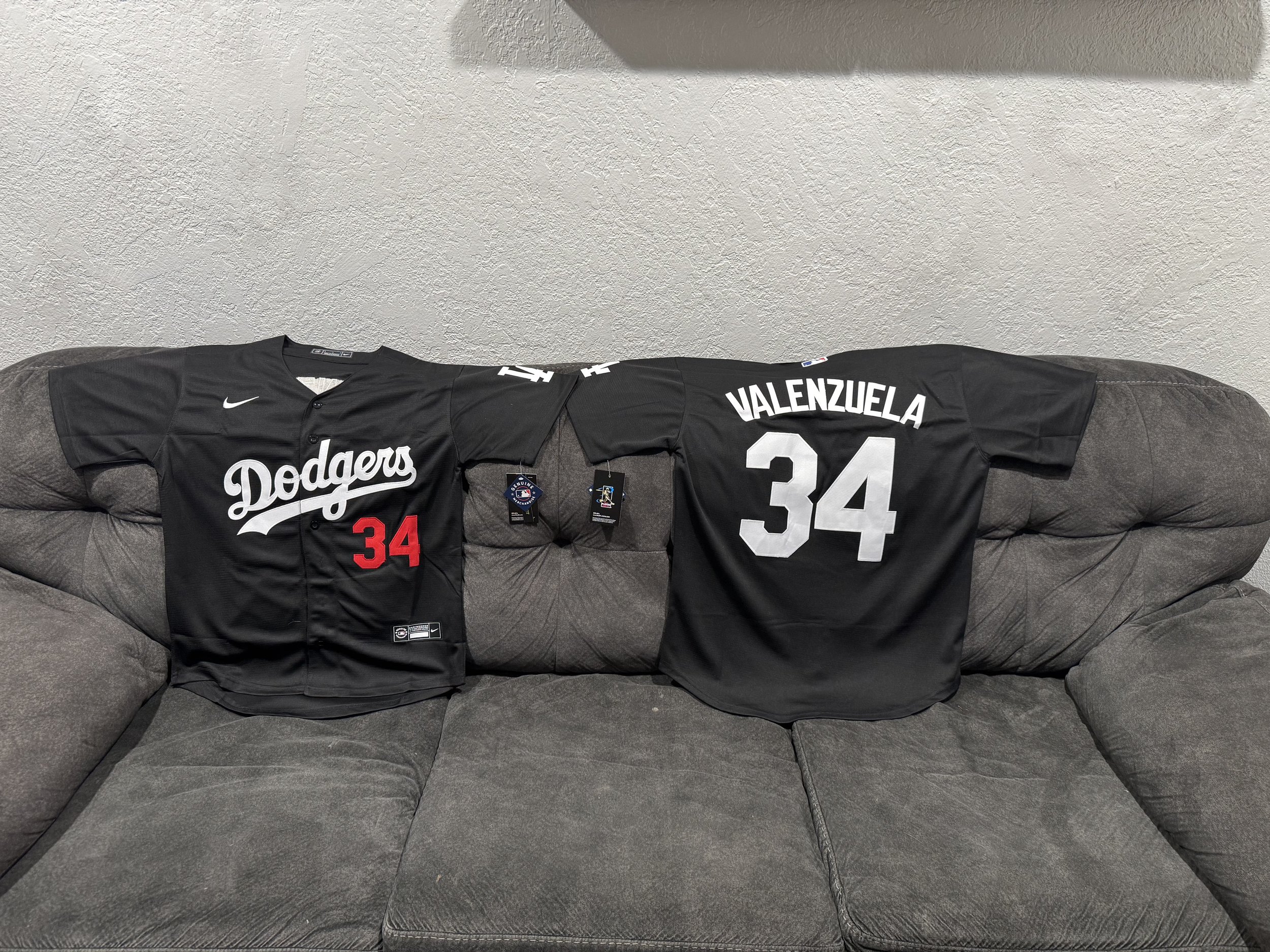 Valenzula black.jpeg