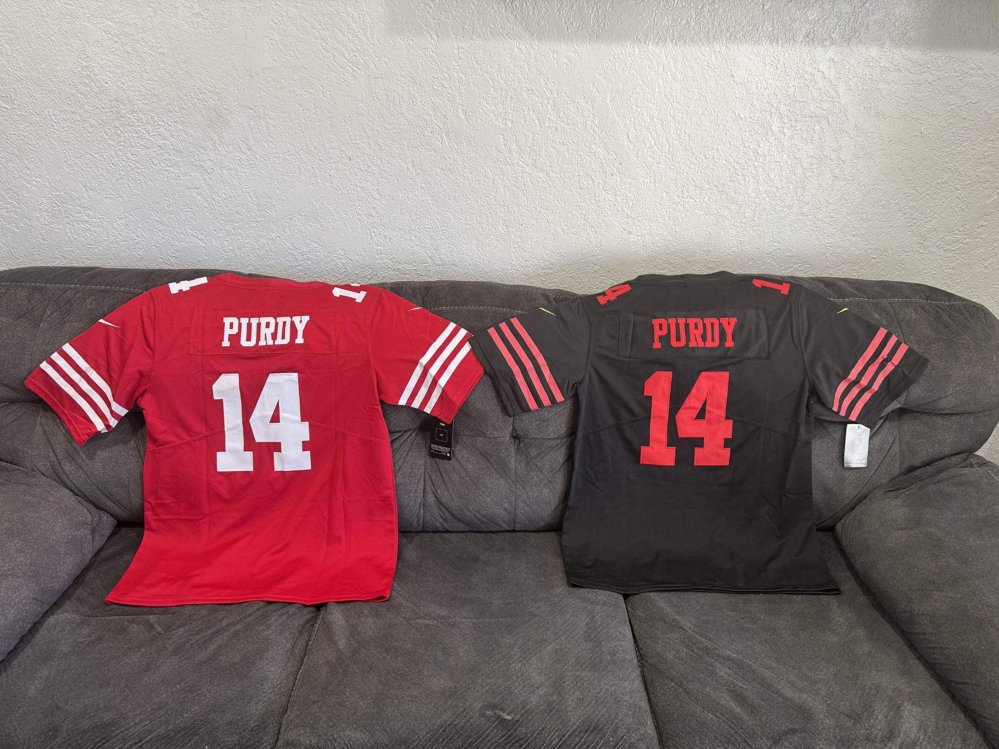 Brock Purdy 49ers #14 jerseys

Men sizes only!

Incase you didn't, YES Brock Purdy wore #14 during training camp and preseason. Once he made the official 53 man roster he changed his number to 13 in honor of his favorite player growing up, Dan Marino