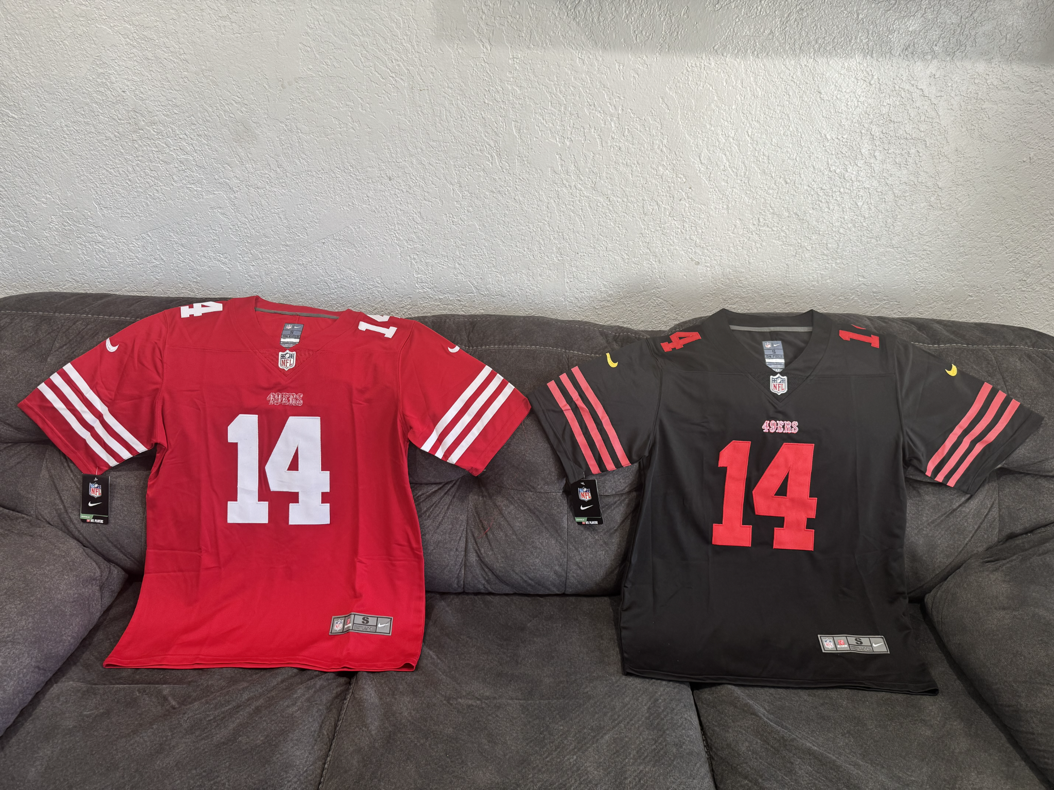 Brock Purdy 49ers #14 jerseys

Men sizes only!

Incase you didn't, YES Brock Purdy wore #14 during training camp and preseason. Once he made the official 53 man roster he changed his number to 13 in honor of his favorite player growing up, Dan Marino