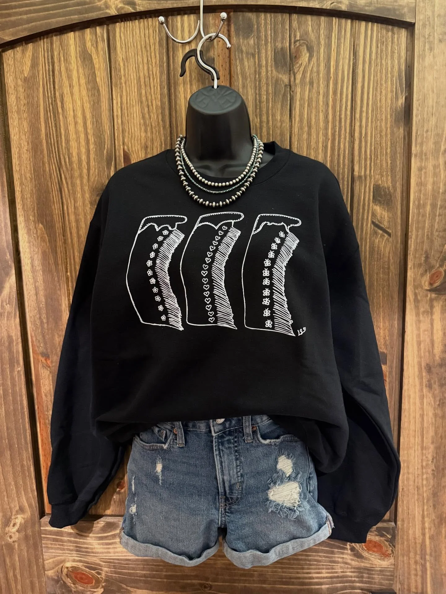 With fall quickly approaching thought I would offer this sweatshirt to y&rsquo;all again. This cute design sold out the first time I posted it so grab yours while I have them in stock!🍂🍁🎃 

Black sweatshirt 
Printed on
Gildan Heavy Blend

Sizes: S