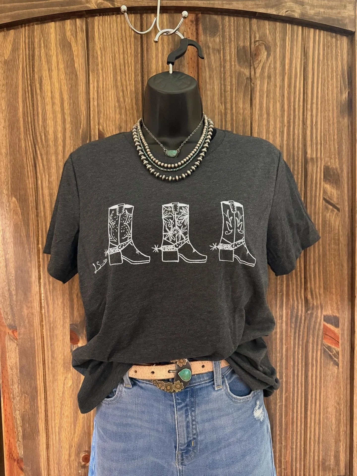 ‼️New design alert‼️ 

Hand drawn boots design:

Printed on Heather Grey Womens Bella Canvas shirt 

Sizes: S-XL
$25

2X &amp; 3X
$29

Add $6 for shipping or you can pick up in Ramona, OK