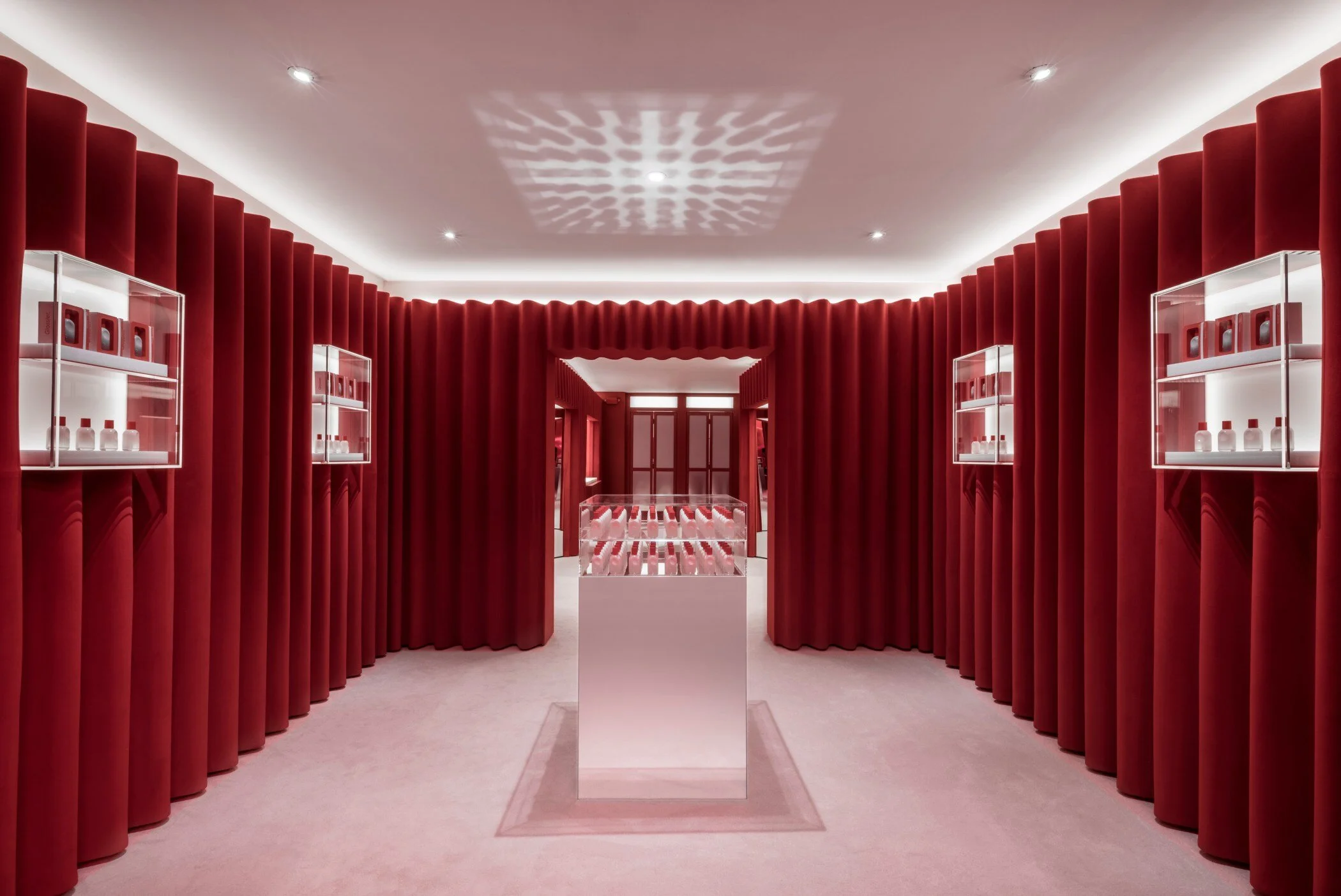 GLOSSIER_NYC_POPUP_004-HDR-Edit.jpeg