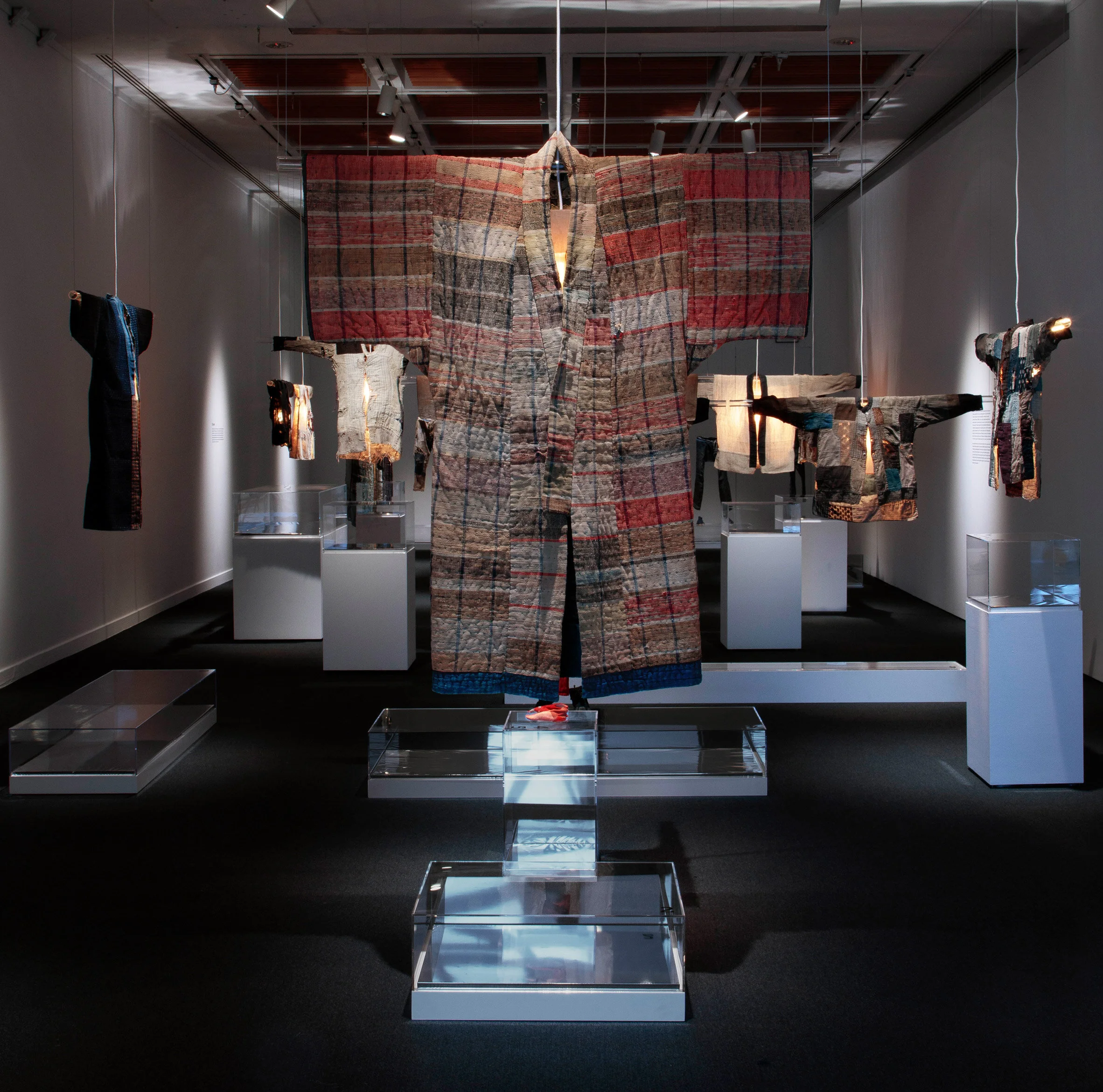 boro-textiles-japan-society-so-il-new-york_dezeen_2364_col_0.jpeg