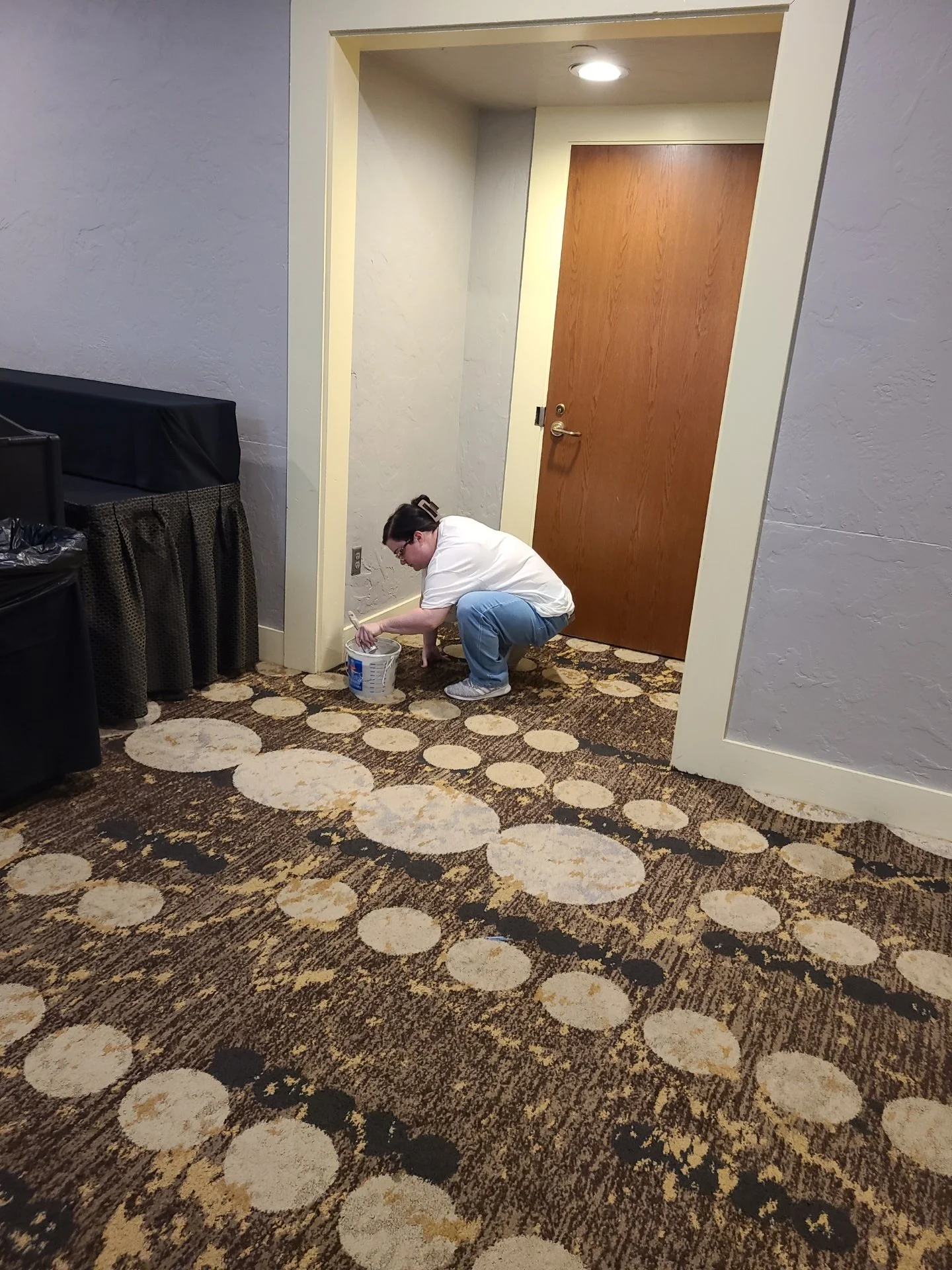 hotel paiting.jpeg