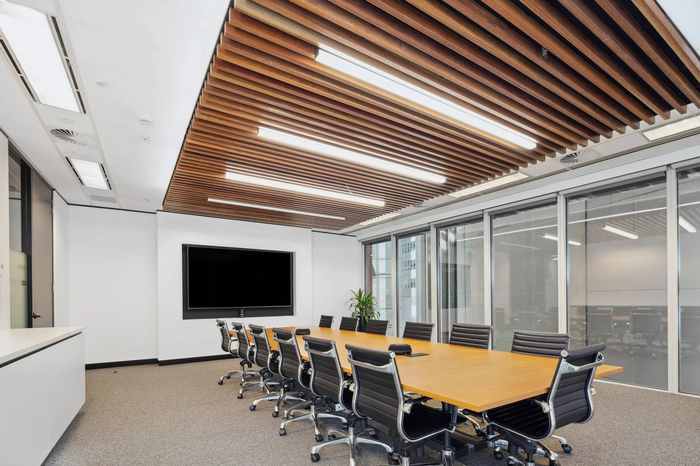 egs_projects-longreach-workplace-boardroom.jpg