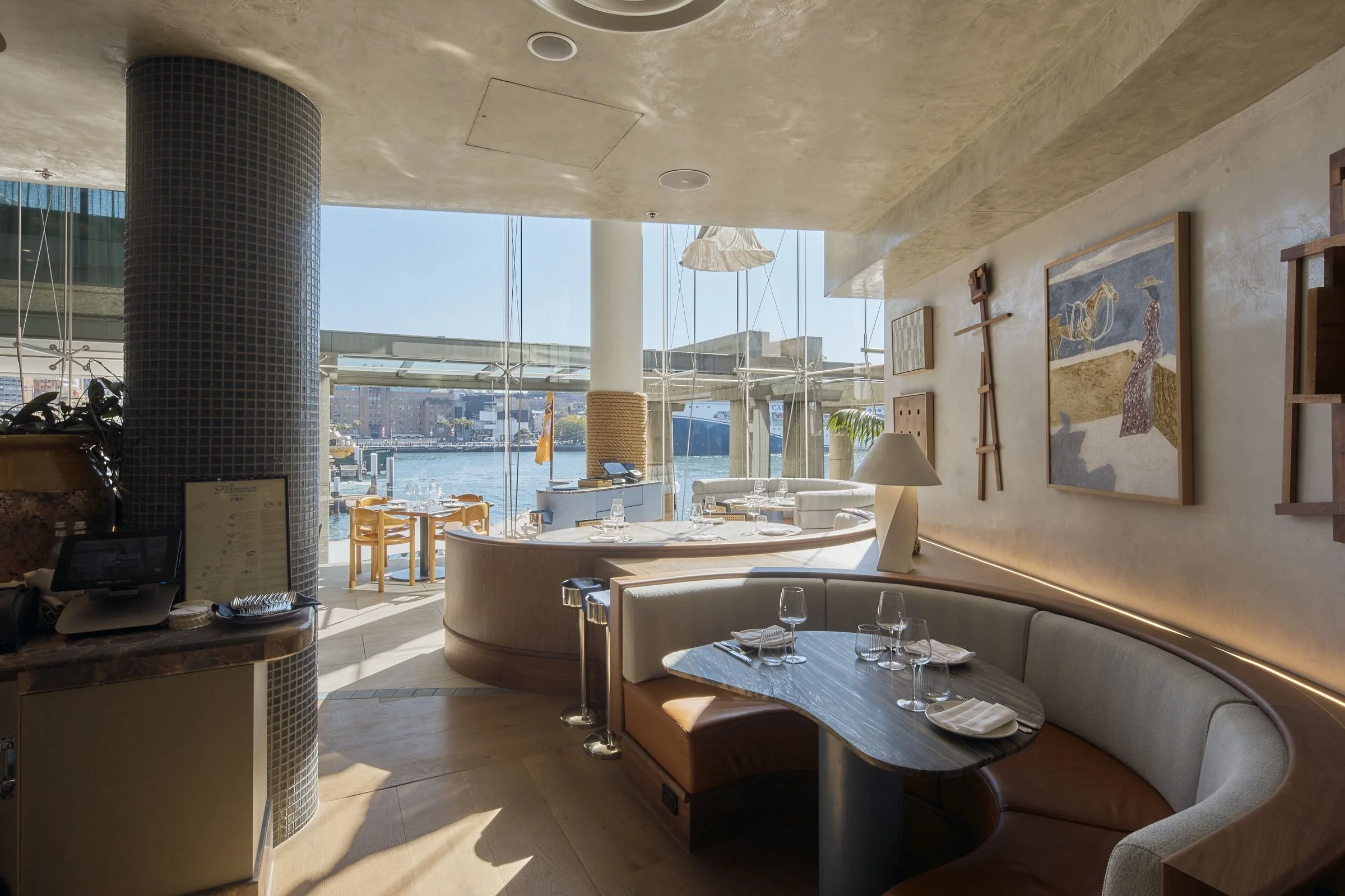 pullman-quay-grand-sydney-cbd-harbour-booth.jpg