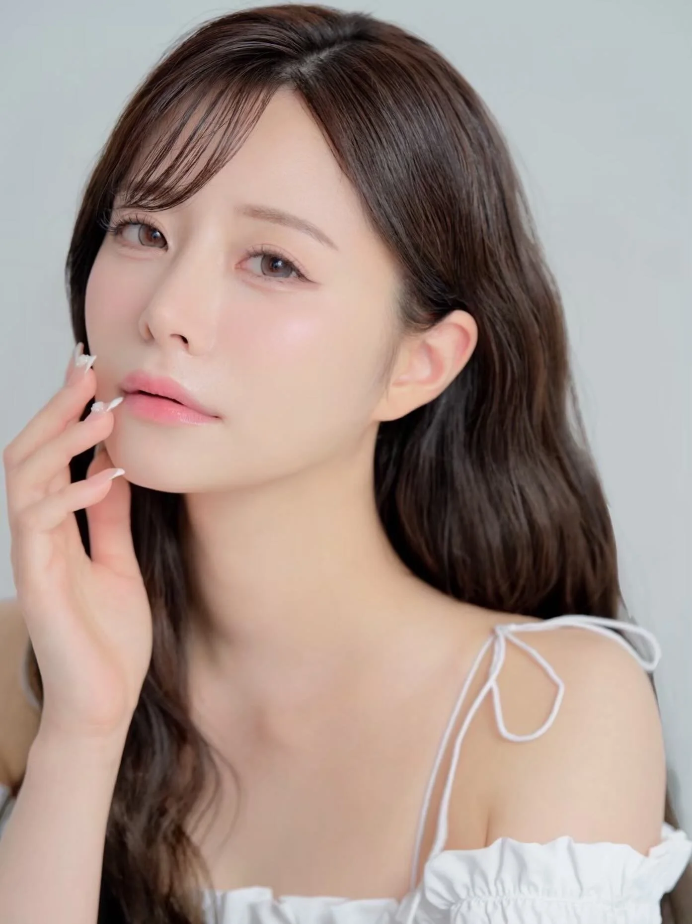 ⚜️Innocence &amp; Charm - Mayuyu✨

透き通るような可愛らしさと、素直で真面目な性格。
思わず守ってあげたくなる存在ですが...話してみると少し天然な一面も💕

人見知りしながらも、ふと見せる無邪気な表情が魅力的。
そのギャップに惹かれずにはいられません🥂✨

本日も皆さまのご来店をお待ちしております。

@roppongi_lalah フォローして最新情報をチェック！

#lalah #clublalah #六本木ララァ
 #ラグジュアリーな夜 #六本木キャ