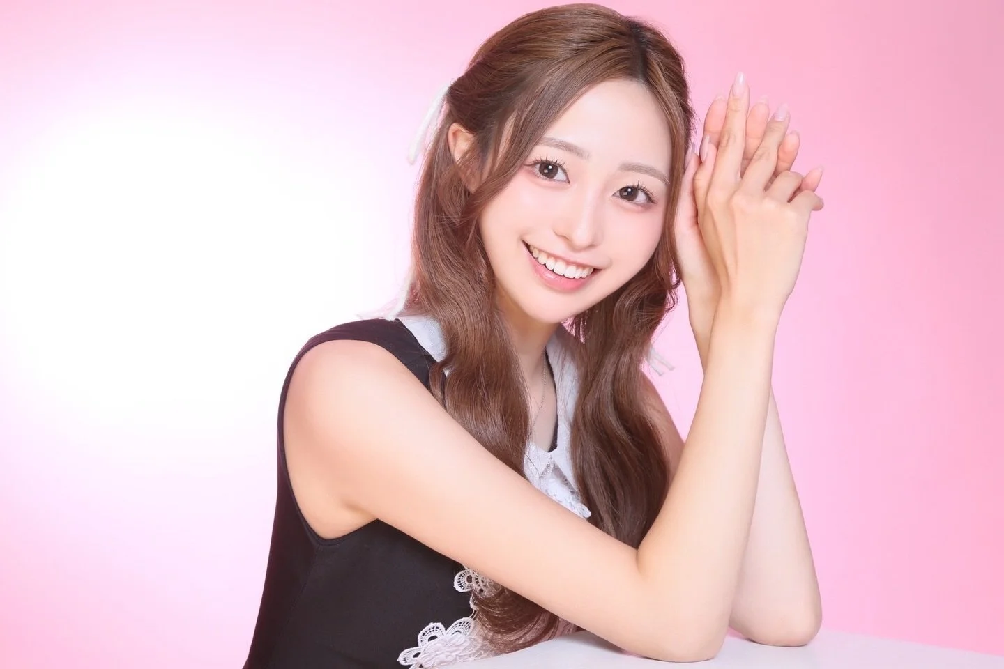 .
⚜️ Sweetness &amp; Sunshine &ndash; Kaya ⚜️

思わずつられて笑顔になってしまうような、明るく愛らしい魅力を持つKayaさん☀️✨

ふんわりとした優しい雰囲気と、人懐っこい笑顔。
初めて会ったはずなのに、どこか安心感を与えてくれる不思議な存在です。

楽しい会話の中にも気遣いが溢れ、
気づけば時間を忘れてしまうほど心地よいひとときに。

ぜひ一度、その魅力を体感しにいらしてください。

本日も皆さまのご来店をお待ちしております。

@roppong