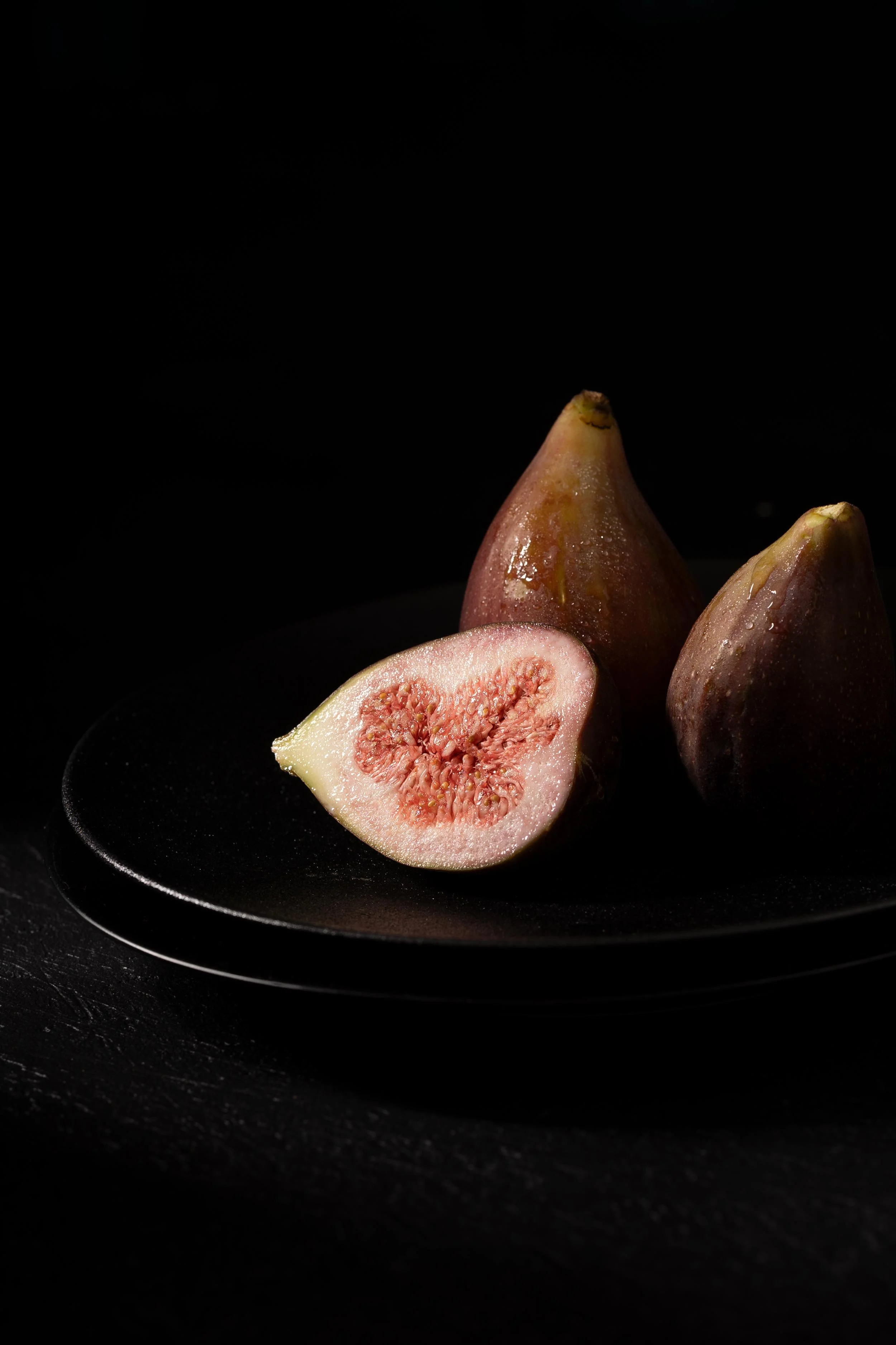 Figs are lovely to photograph, but even nicer to eat... right ?