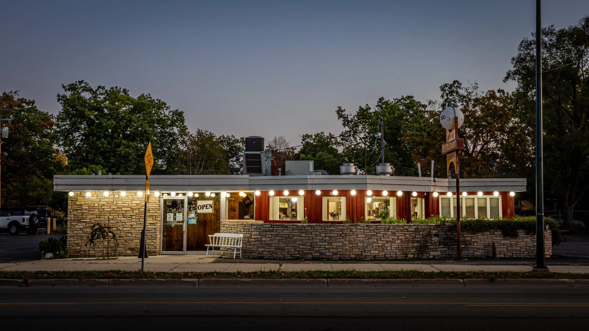 Round's Restaurant 1