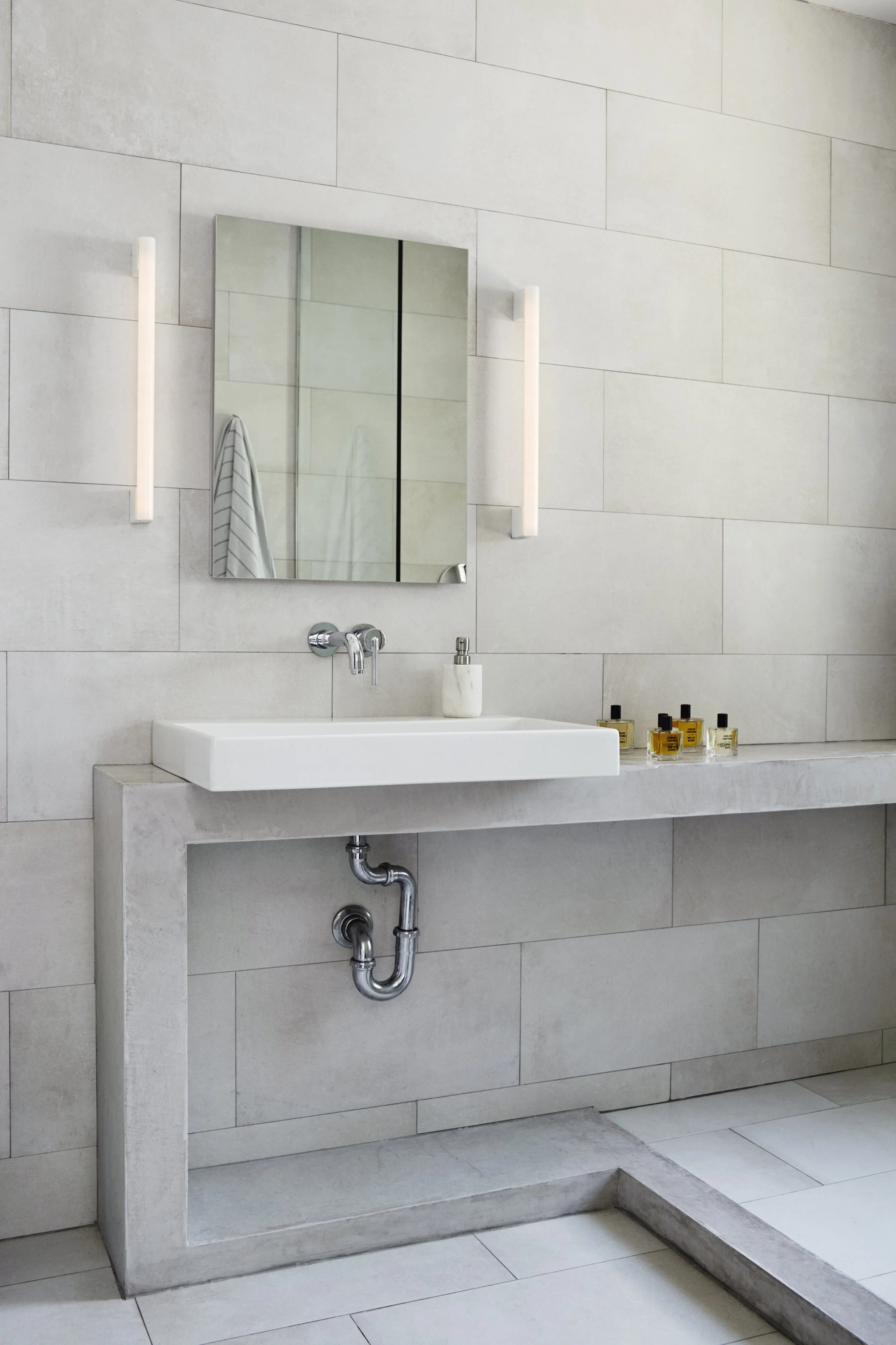 Pippadrummond_Dwell_Mandalena_25_Bathroom_020.jpg