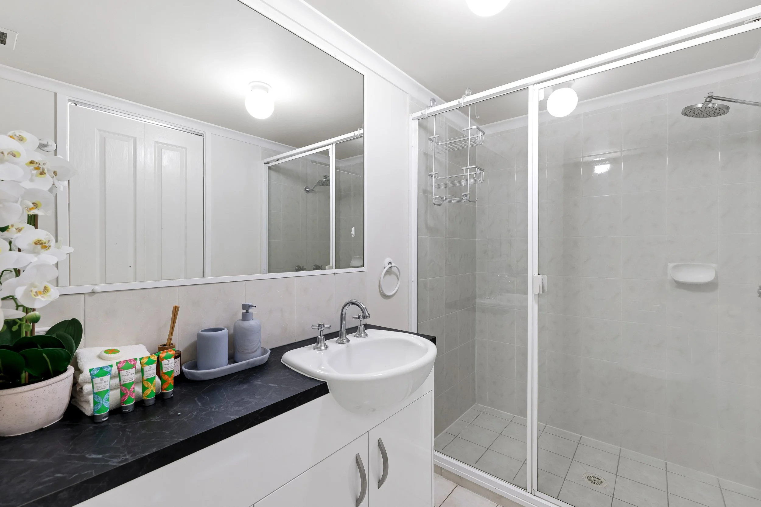 2-11-19 Taylor Street, Biggera Waters-7.jpeg