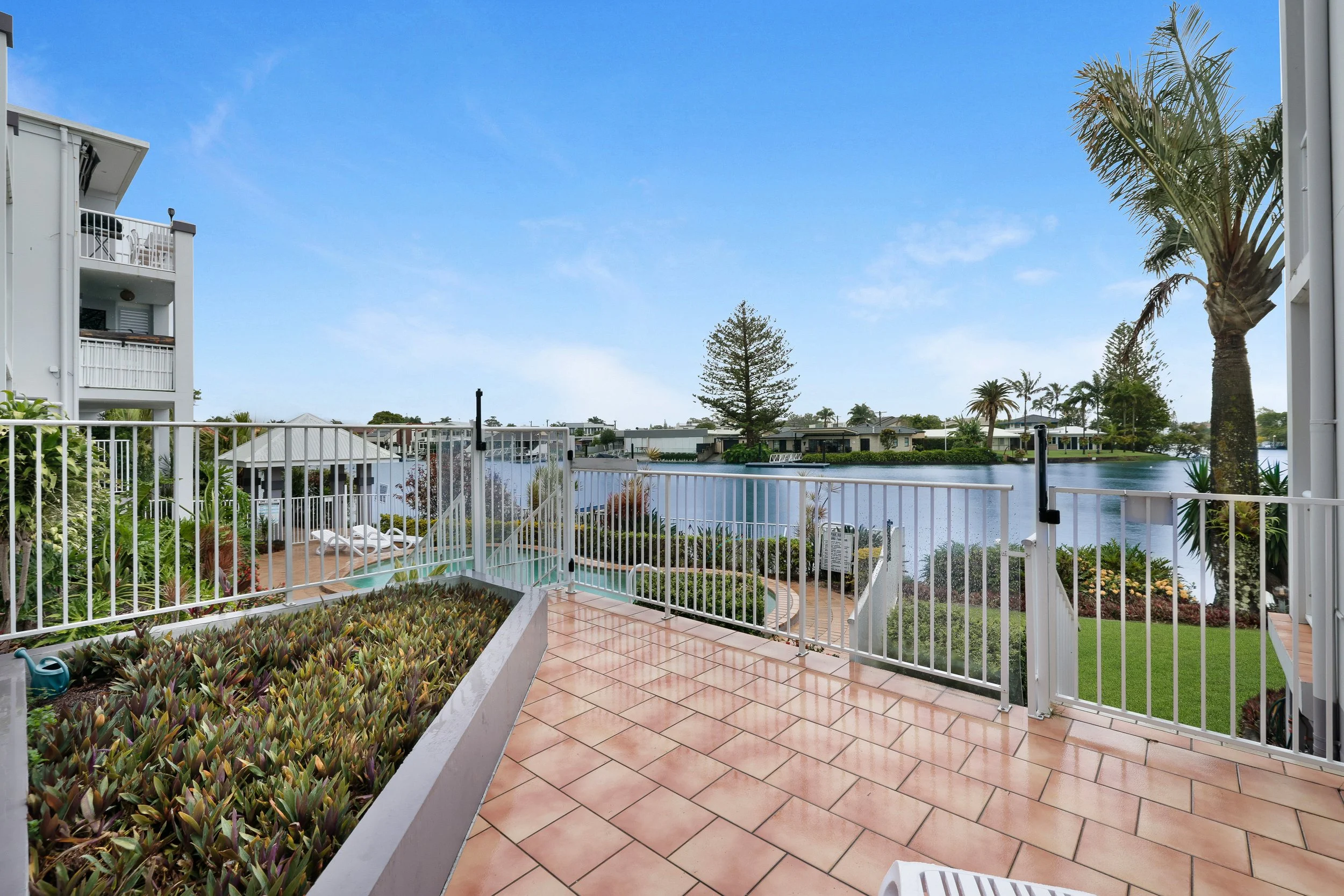 2-11-19 Taylor Street, Biggera Waters-21.jpeg