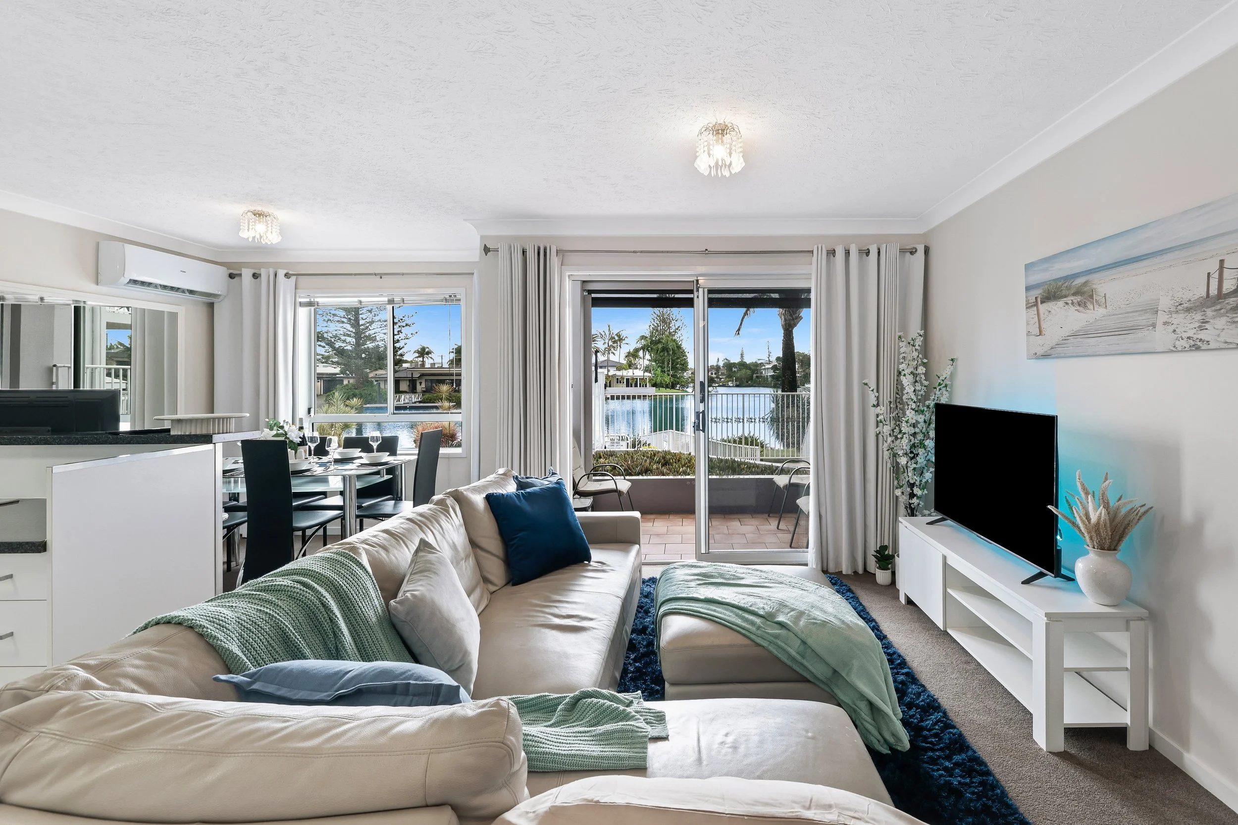 2-11-19 Taylor Street, Biggera Waters-10.jpeg