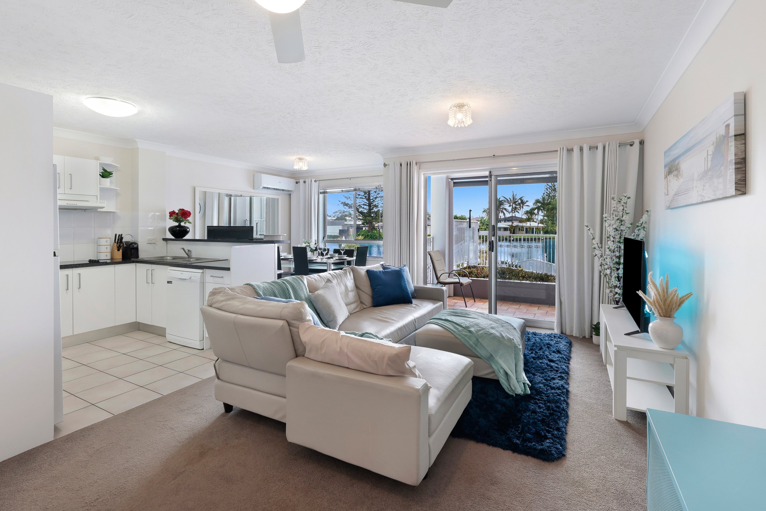 2-11-19 Taylor Street, Biggera Waters-9.jpeg