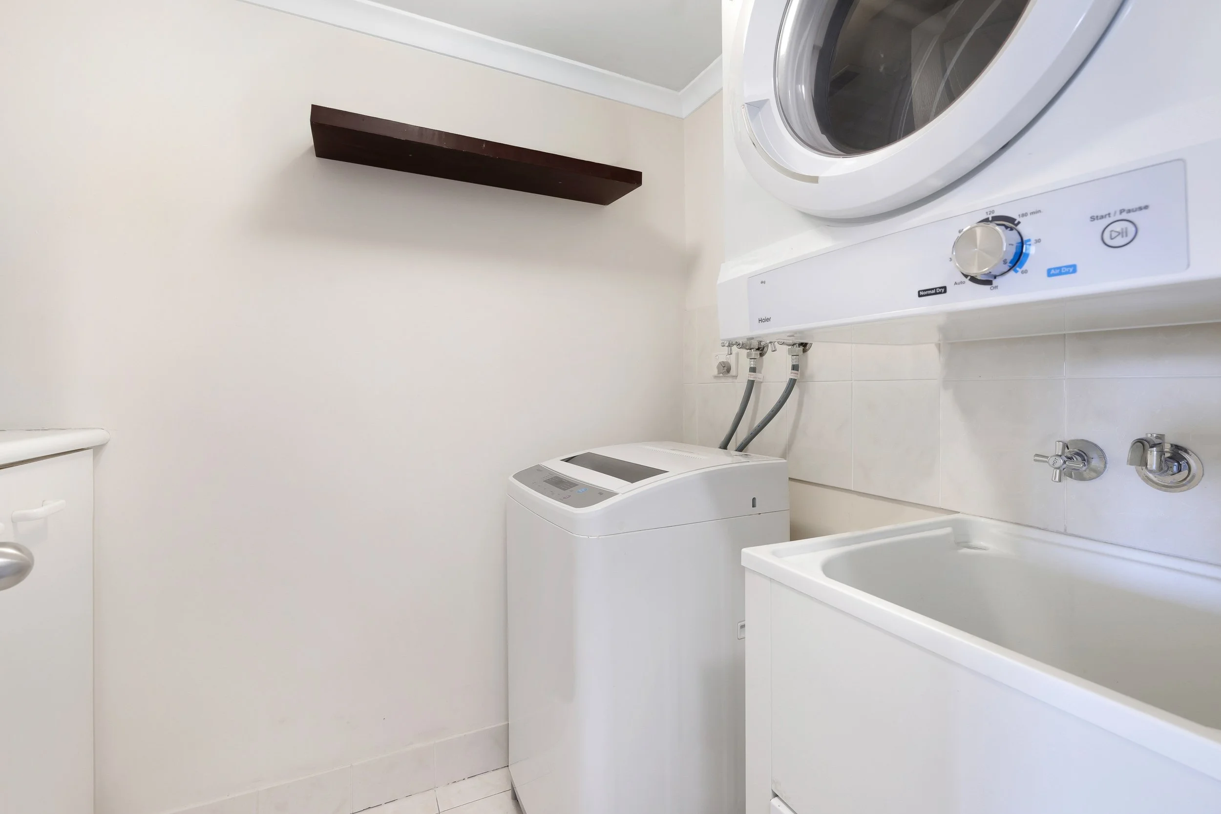 2-11-19 Taylor Street, Biggera Waters-8.jpeg