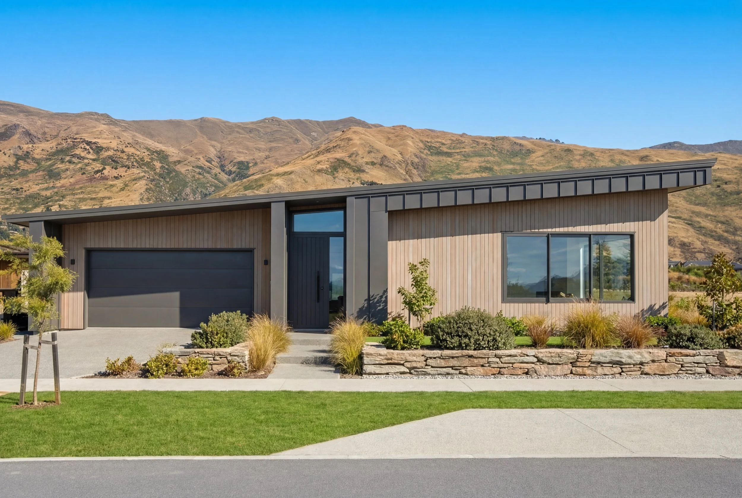 6StoneleighDriveWanaka-StudioProcessed-3.jpg