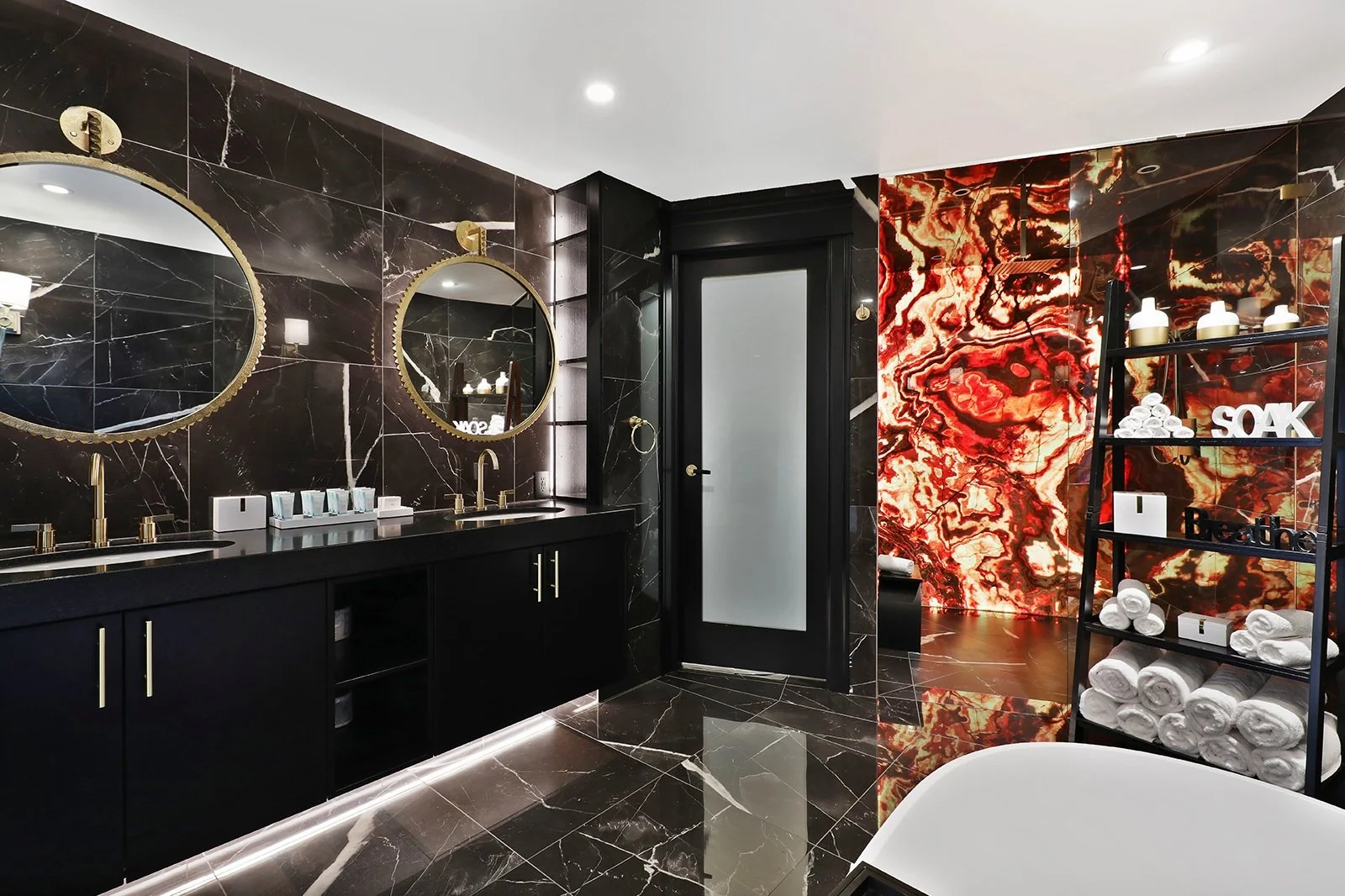 Kingfisher Beachfront Penthouse Suite (3).jpg