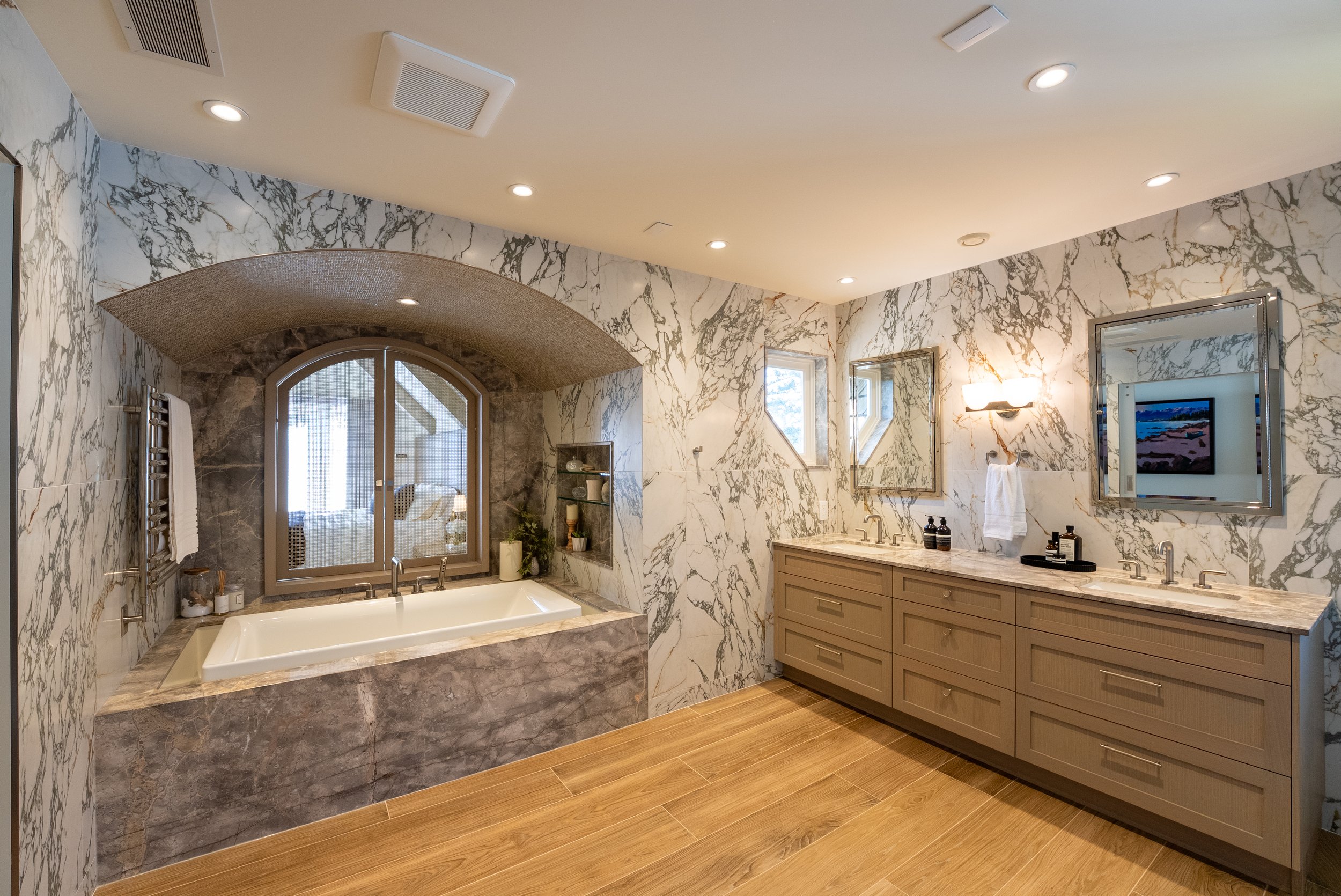 west-vancouver-caulfield-couture-ensuite-marble-spa-retreat.jpg