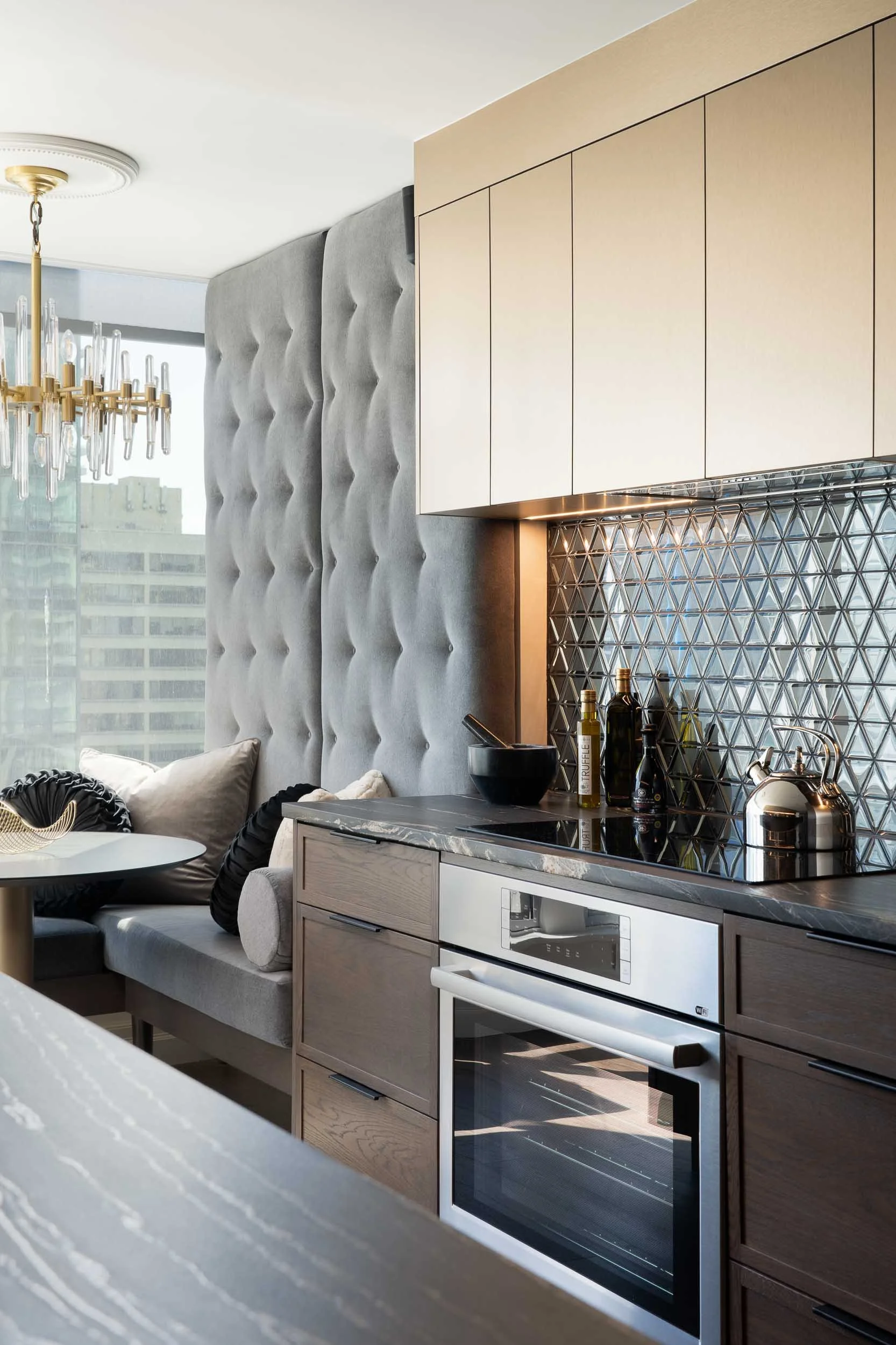 vancouver-captivating-coal-harbour-kitchen.jpg