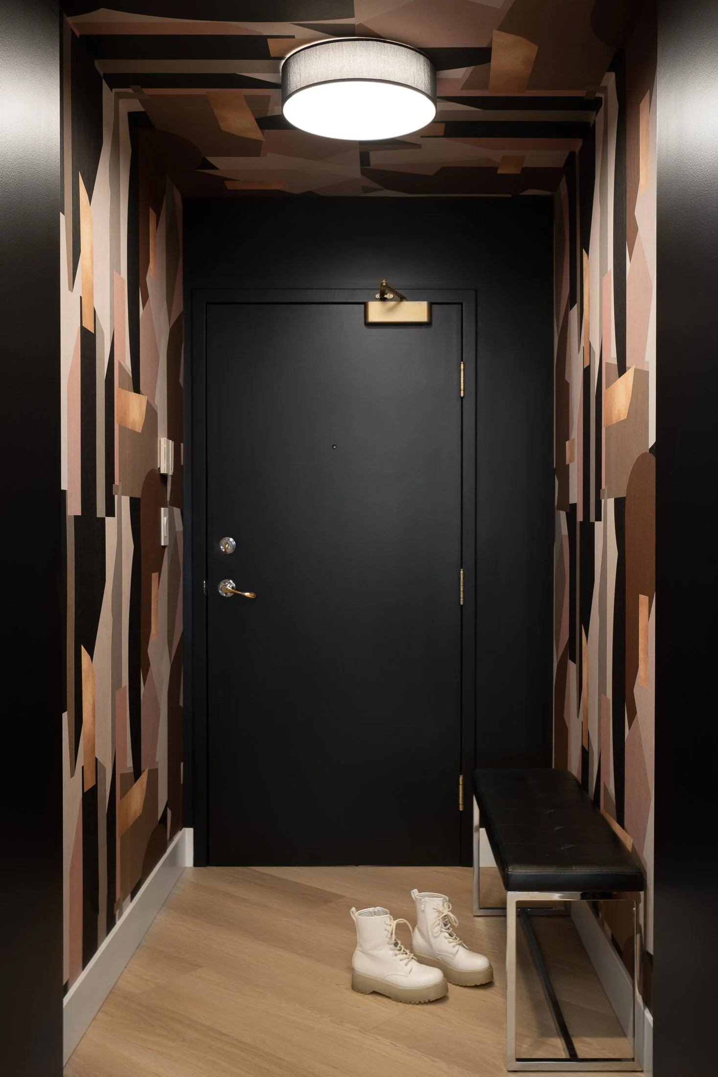 vancouver-yaletown-masterpiece-marinaside-entry-wallpaper.jpg
