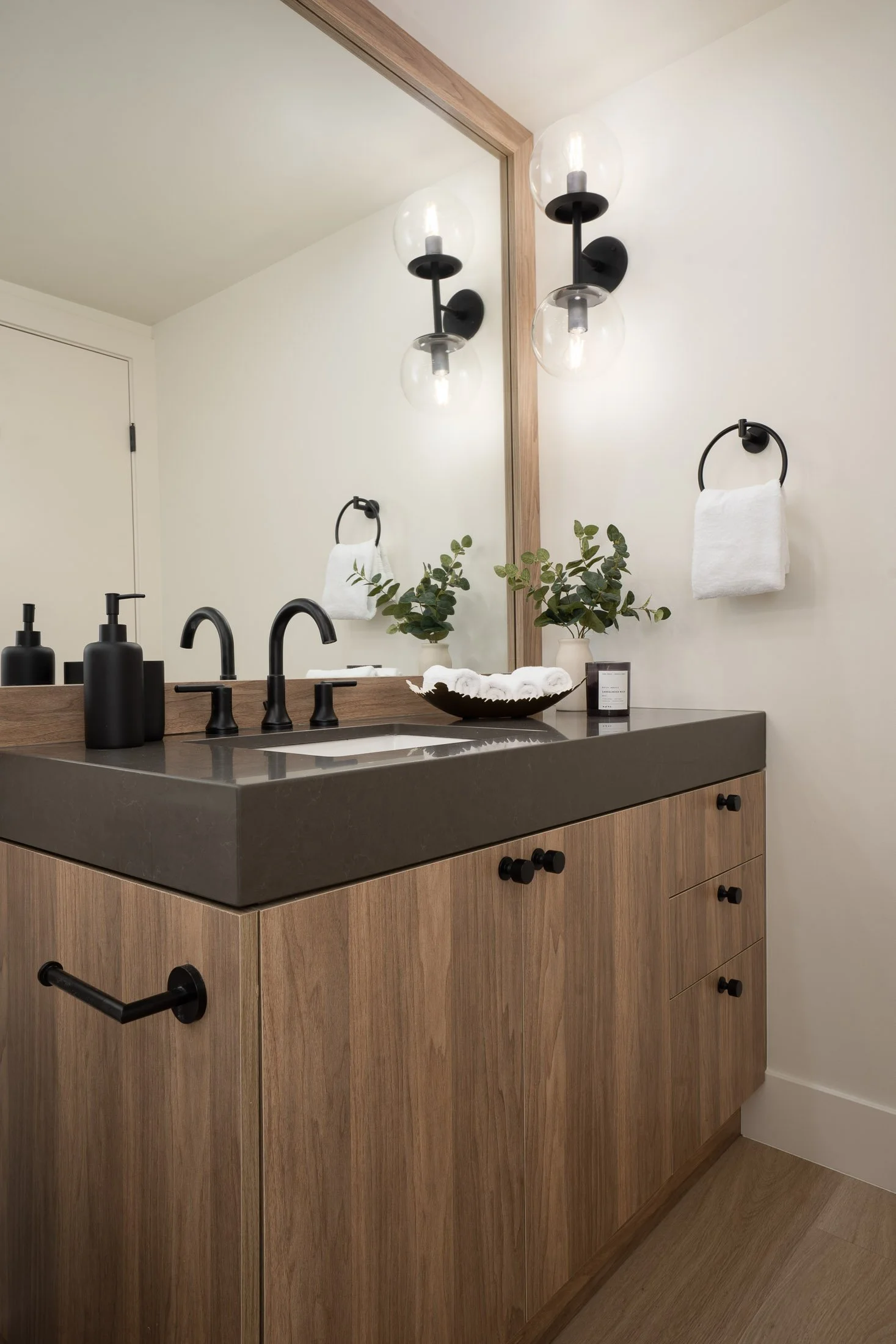 vancouver-yaletown-masterpiece-marinaside-powder-room.jpg