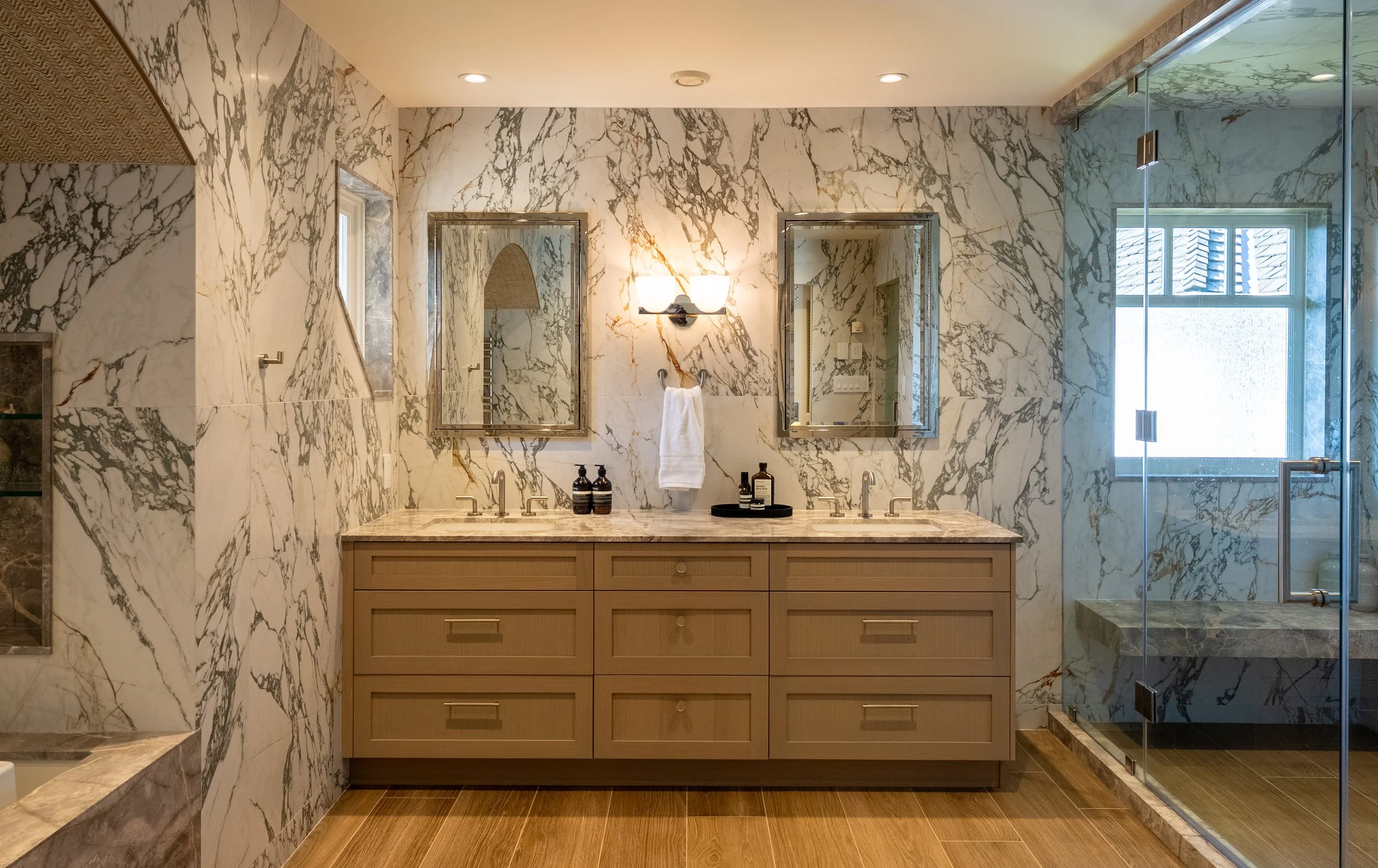 west-vancouver-caulfield-couture-master-ensuite-double-sink.jpg