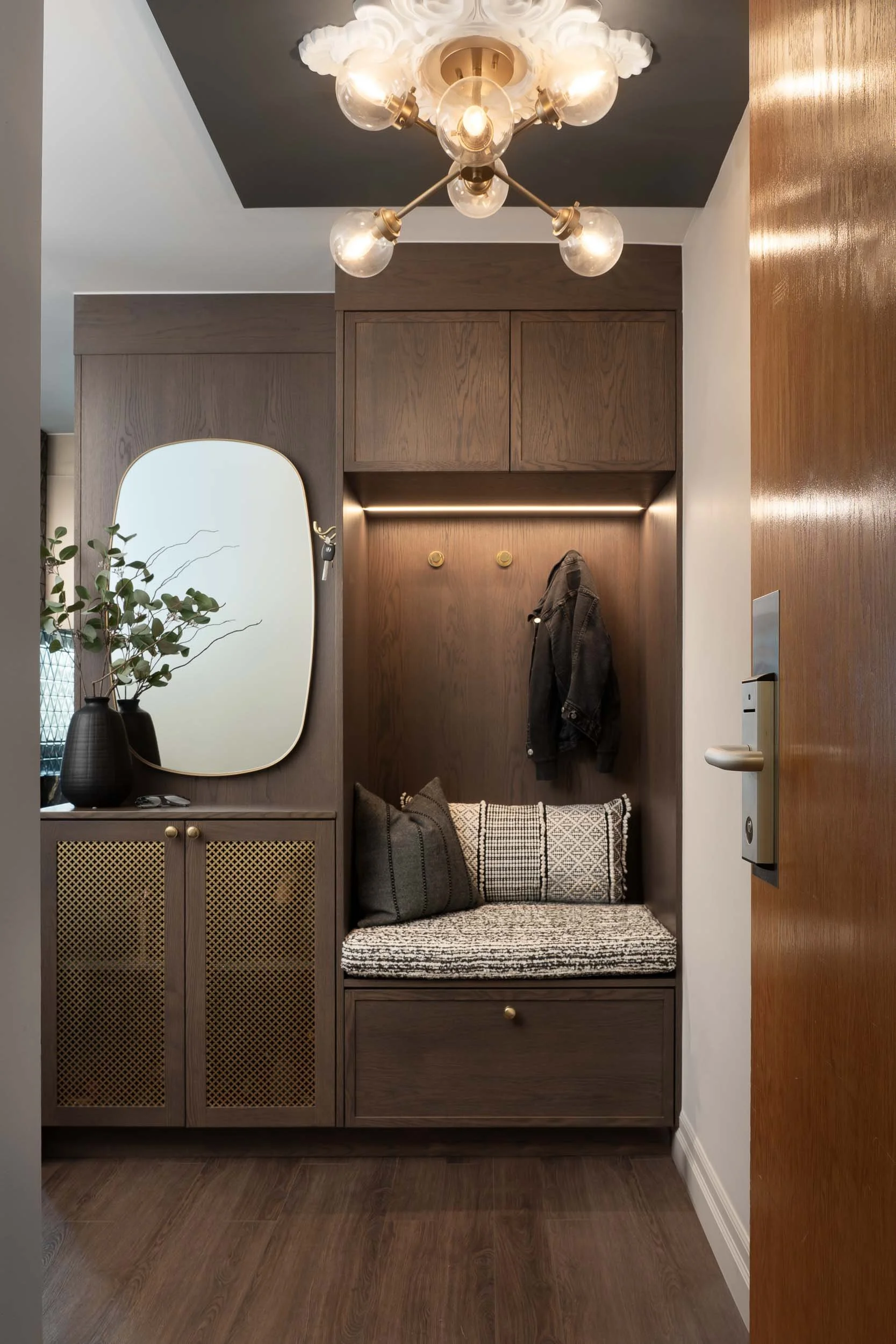 vancouver-captivating-coal-harbour-entry-hallway.jpg