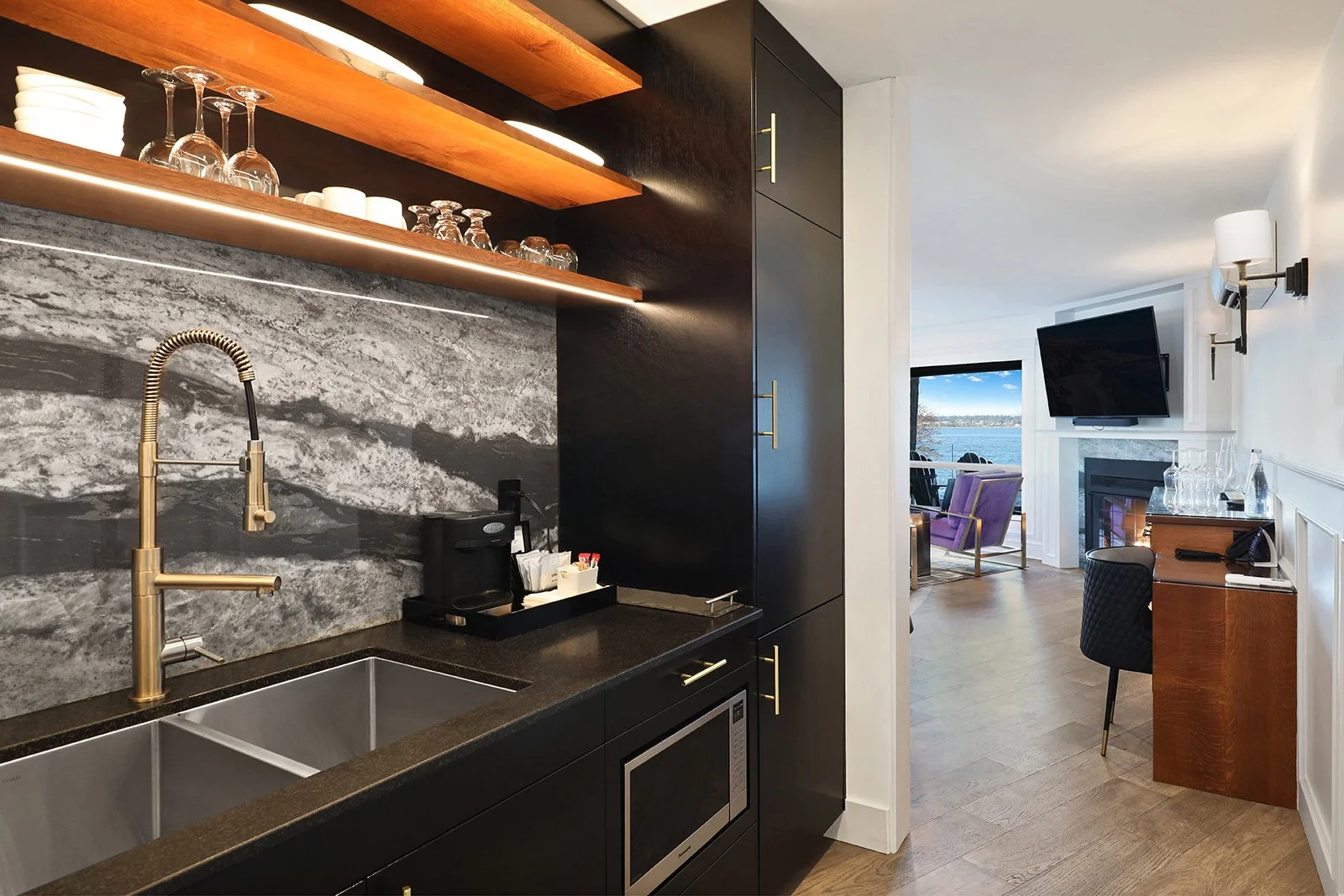 Kingfisher-Beachfront-Penthouse-Suite-kitchen-open.jpg