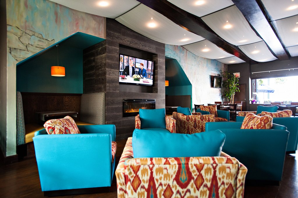vancouver-greek-restaurant-seating-custom-lighting.jpg