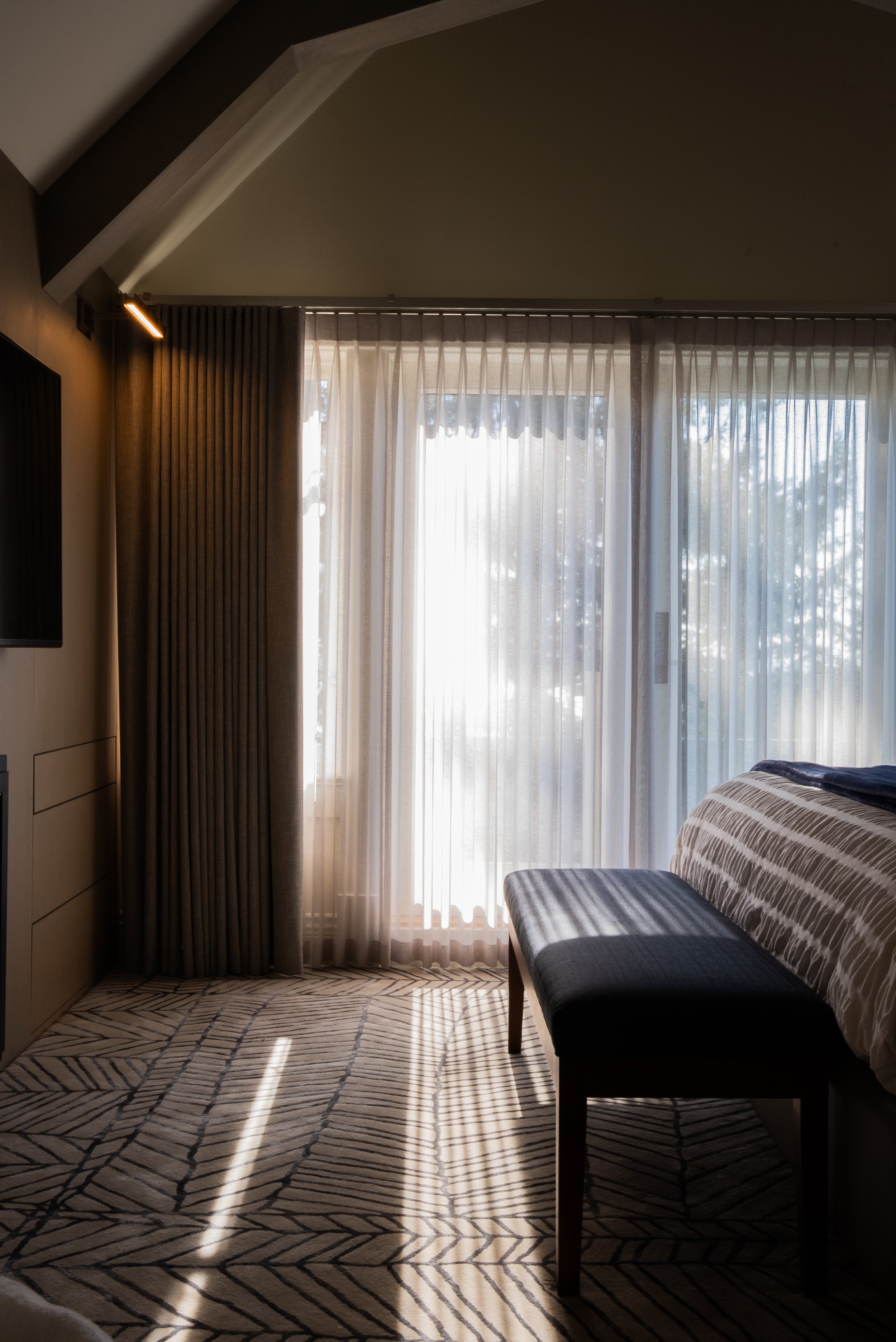 west-vancouver-caulfield-couture-master-bedroom-sunshine.jpg