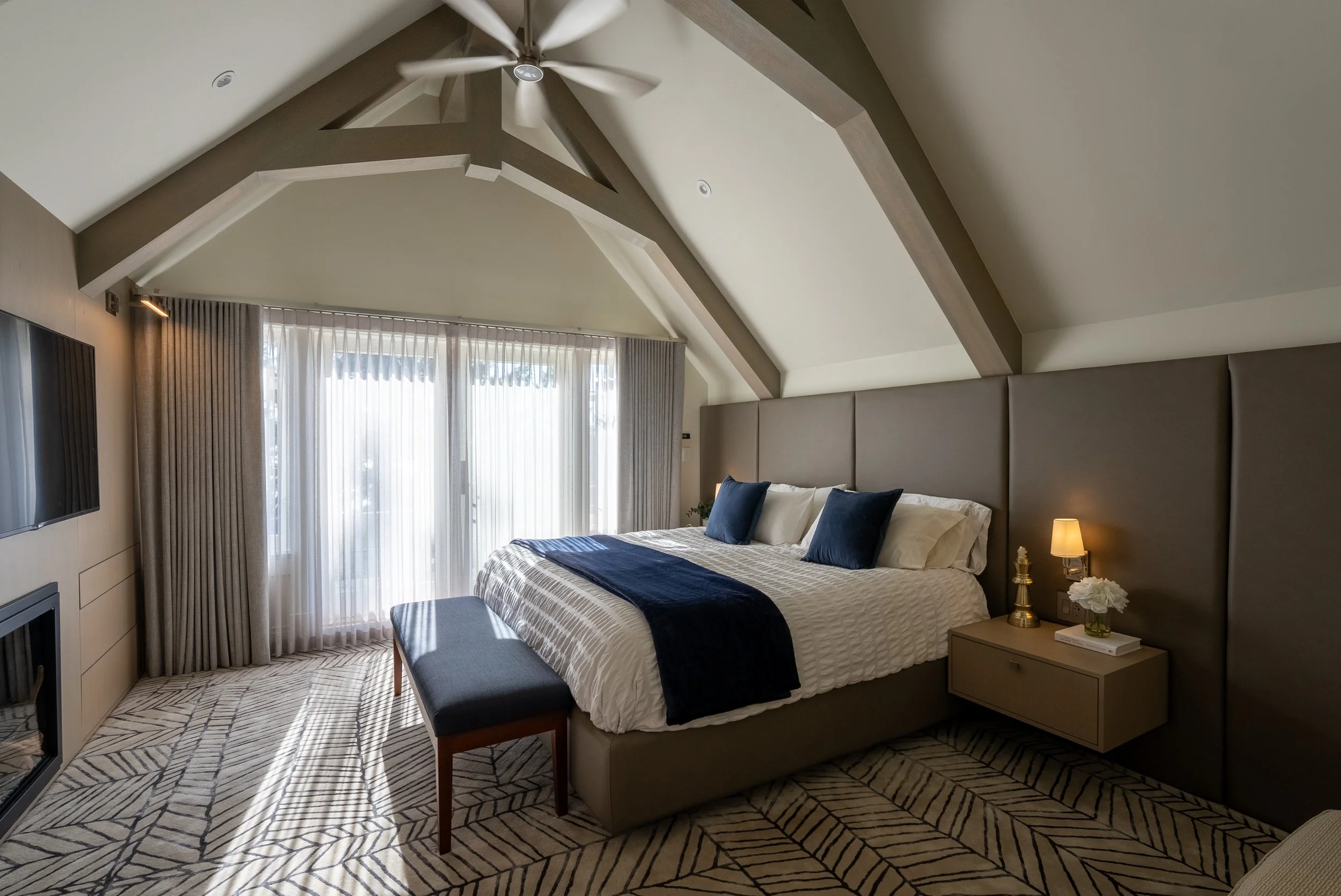 west-vancouver-caulfield-couture-master-bedroom-vaulted-ceilings.jpg