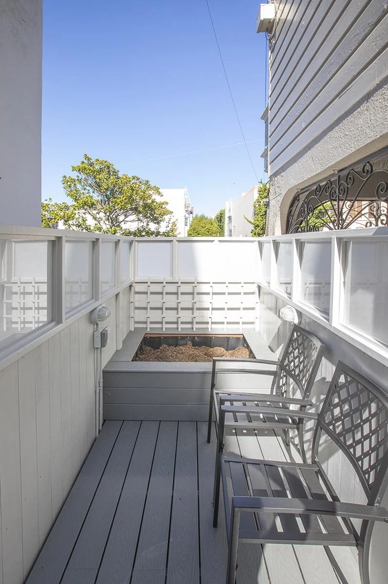 2754Pierce Planter1.jpg