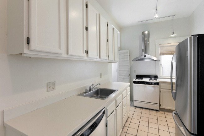 2754pierce-kitch1_orig.jpg