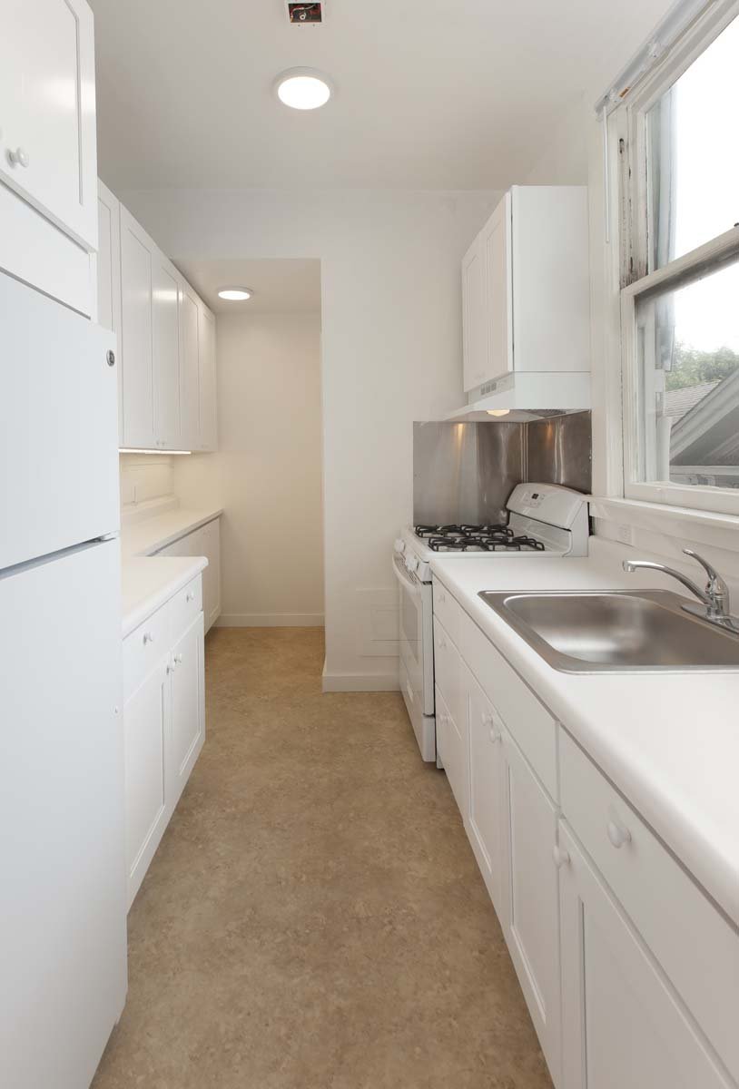 2361California10 Kitch1.jpg