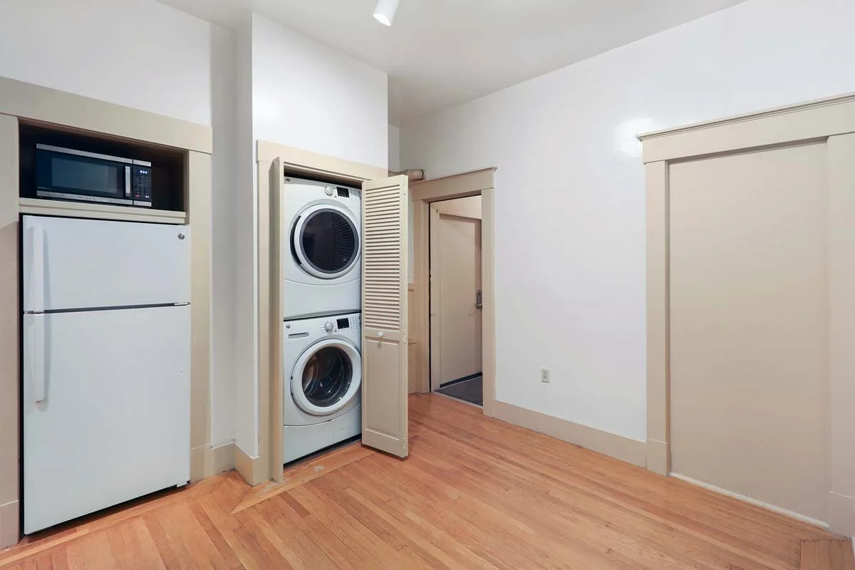 2754Pierce11 Kitch7.jpg