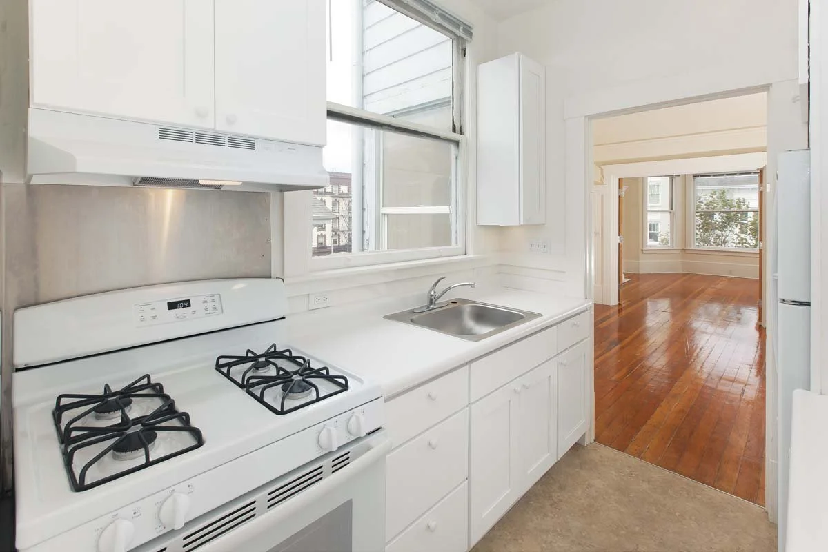 2361California10 Kitch3.jpg