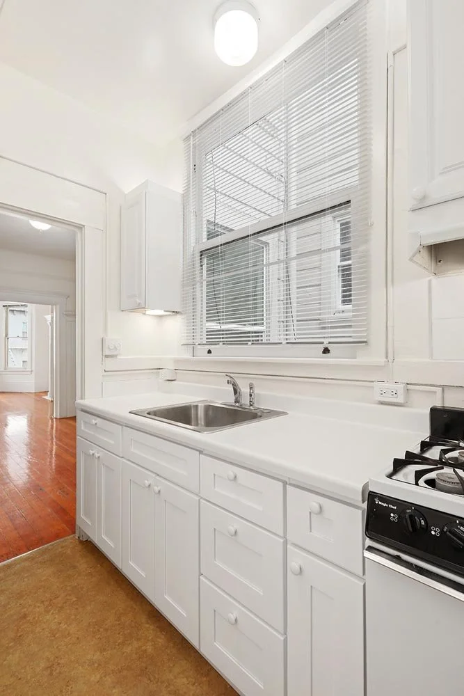 2361California9 Kitch2.jpg