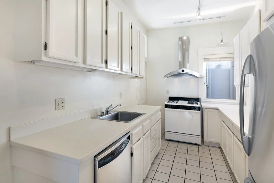 2754Pierce5_2017kitchen (5).jpg