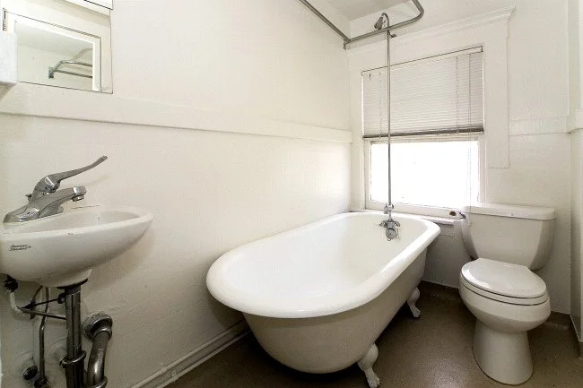 2361California14 Bath.jpg